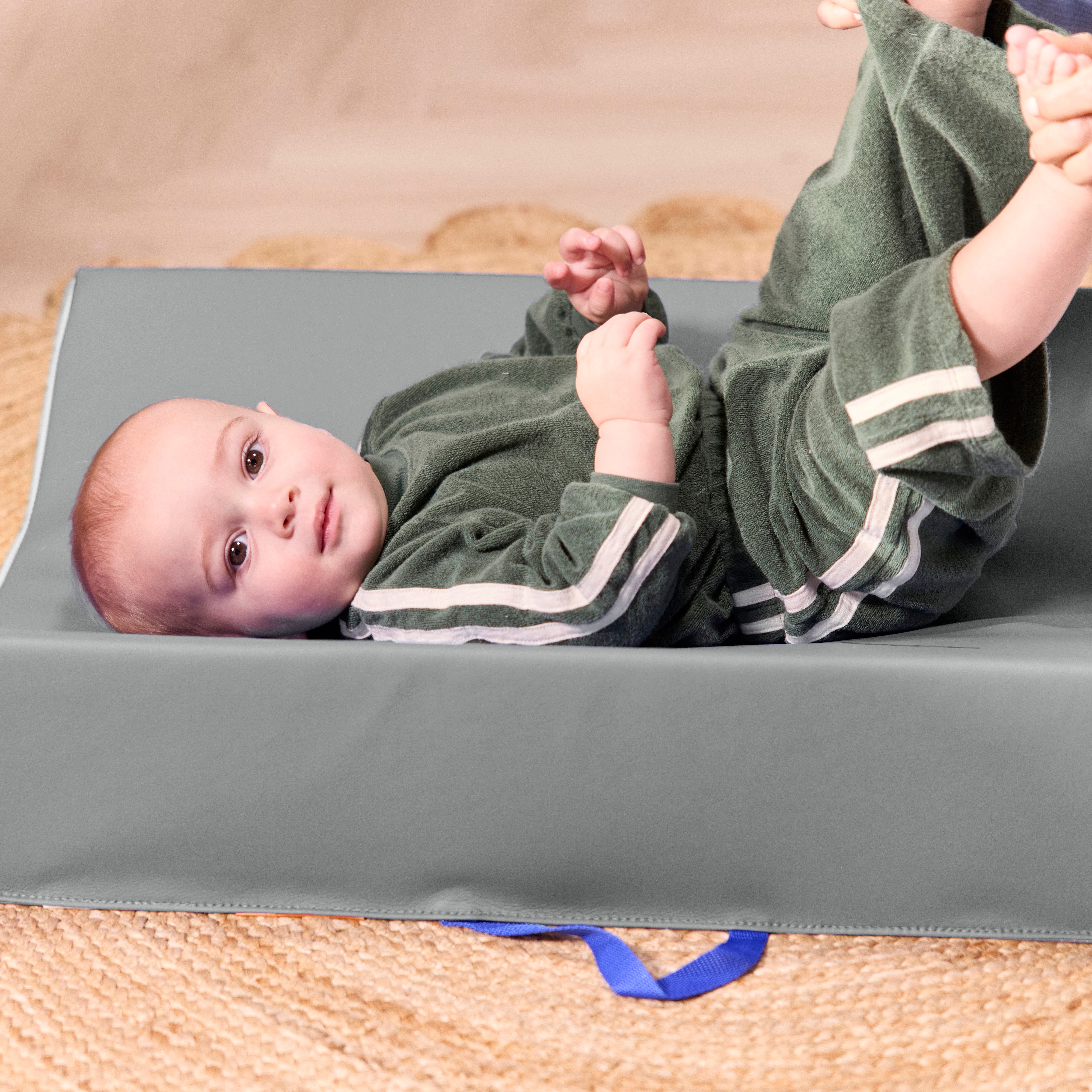 Contoured Portable Baby Changing Pad with Carry Handle