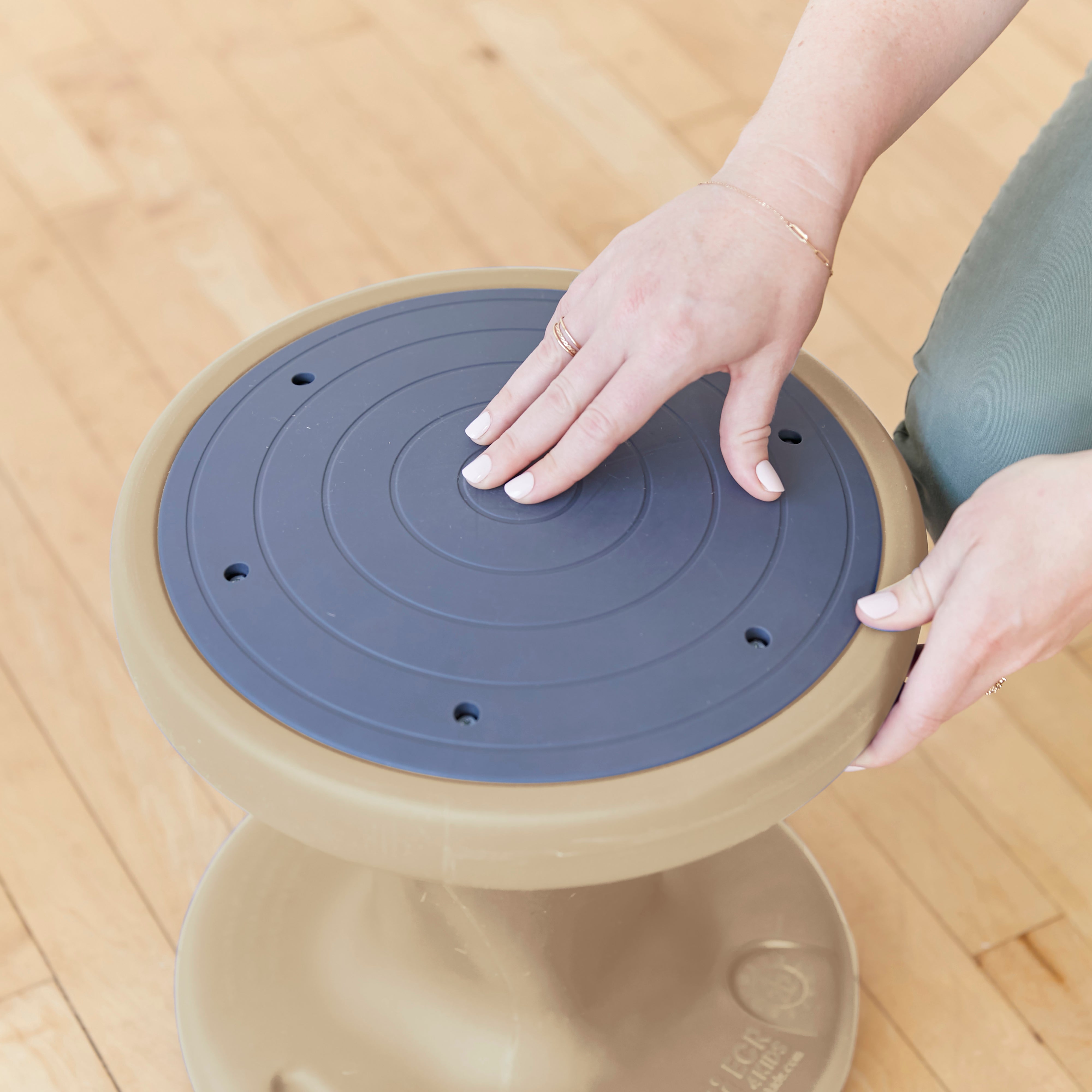 Twist Wobble Stool, 14in Seat Height