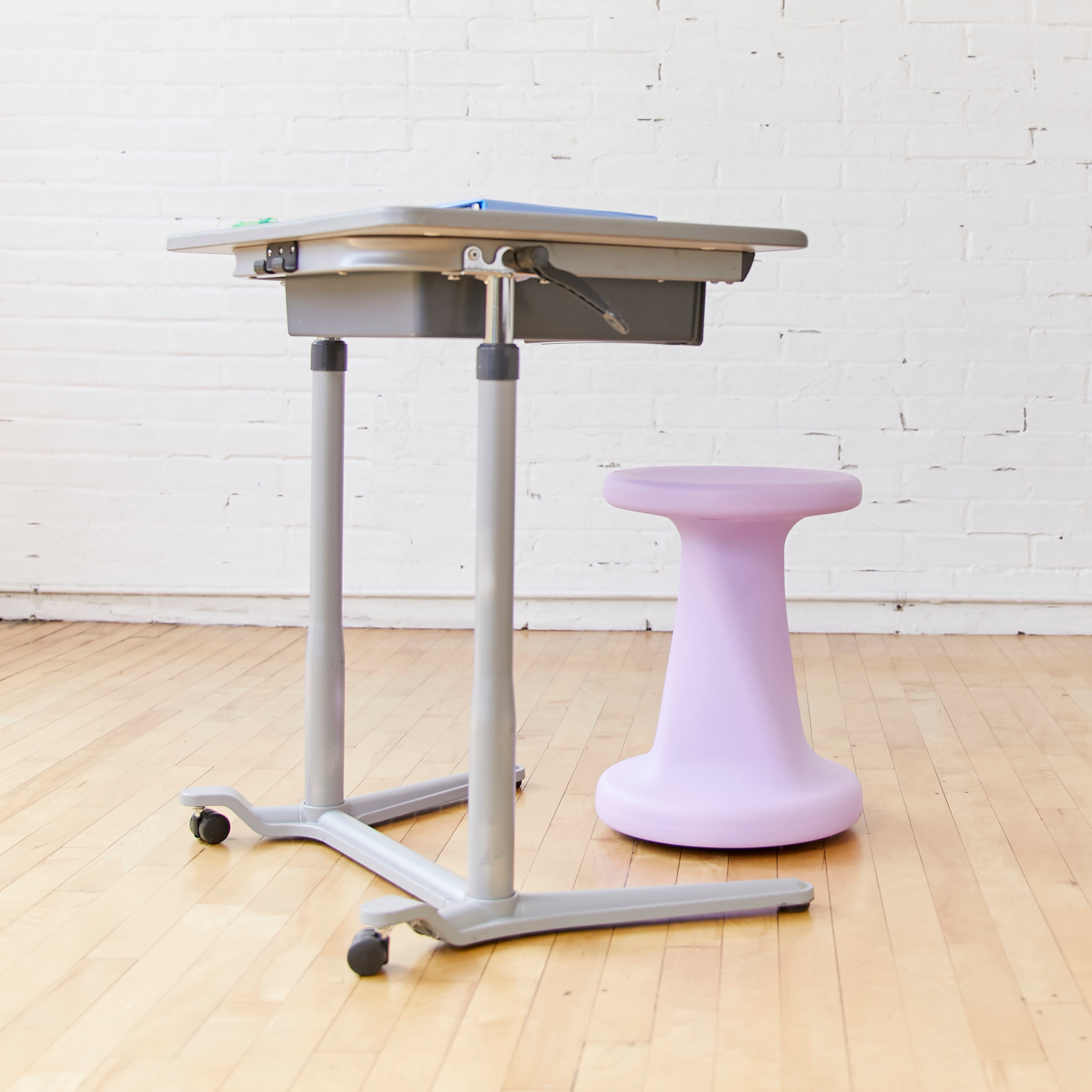 Twist Wobble Stool, 18in Seat Height