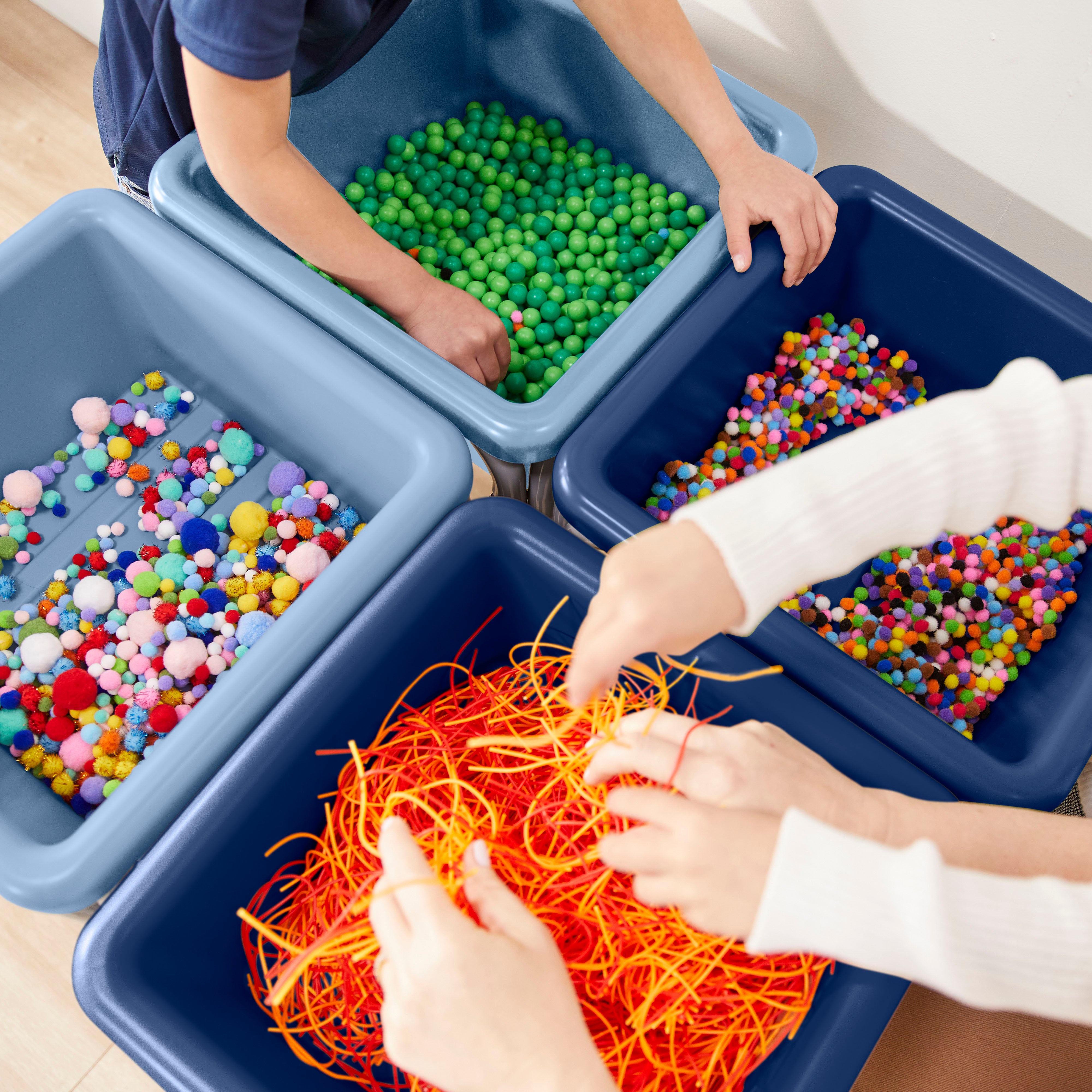 4-Station Sand and Water Adjustable Play Table