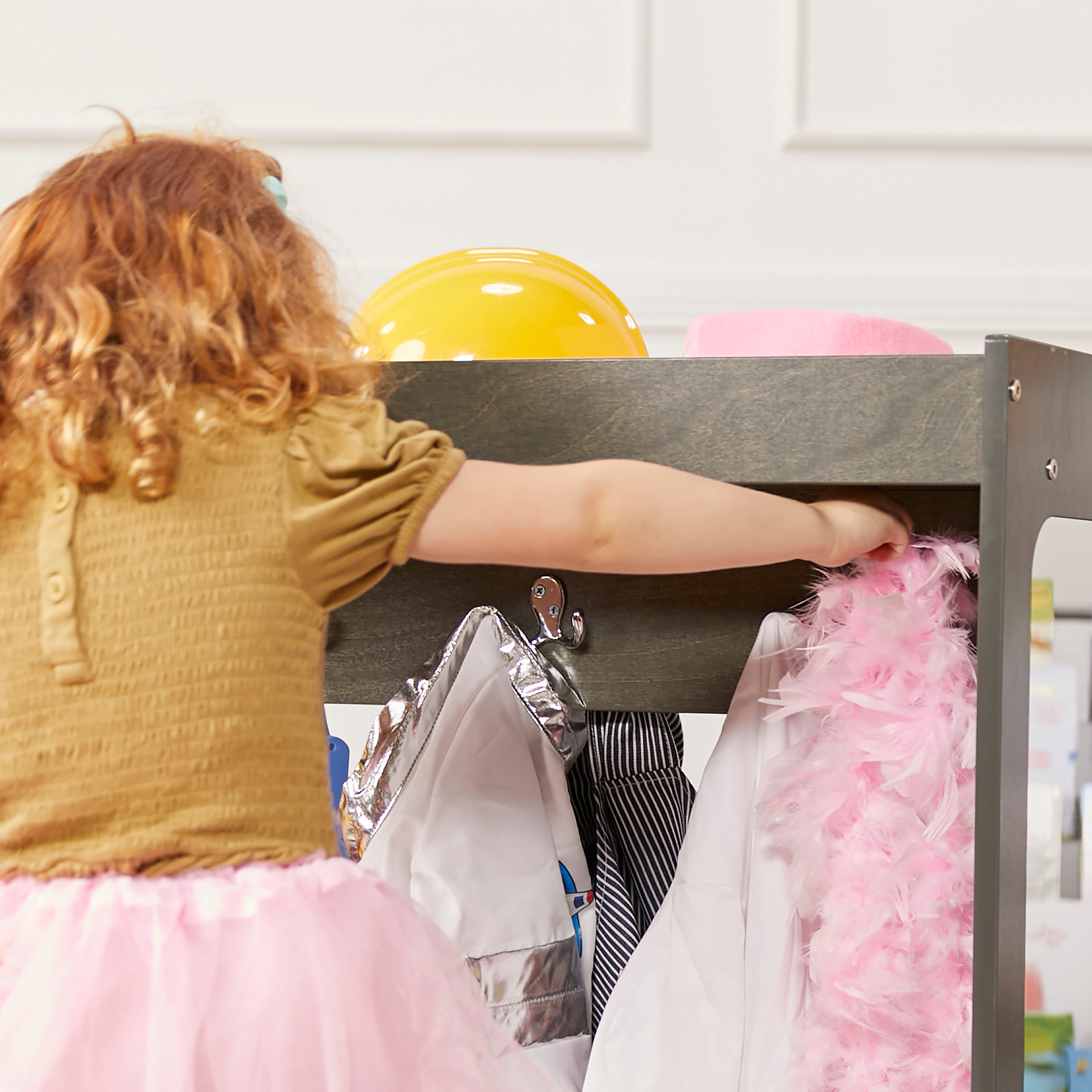 Streamline Dress-Up Island