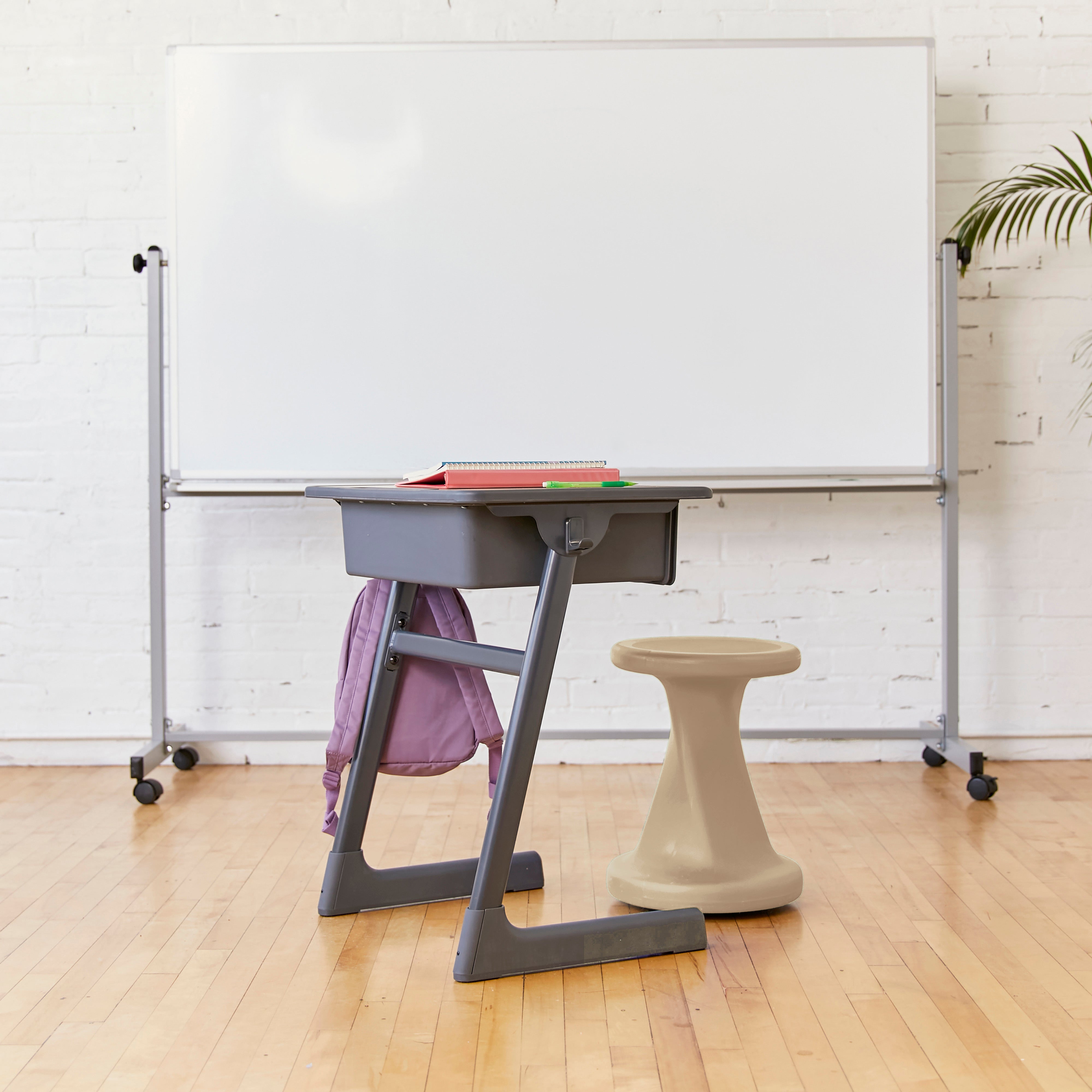 Twist Wobble Stool, 18in Seat Height