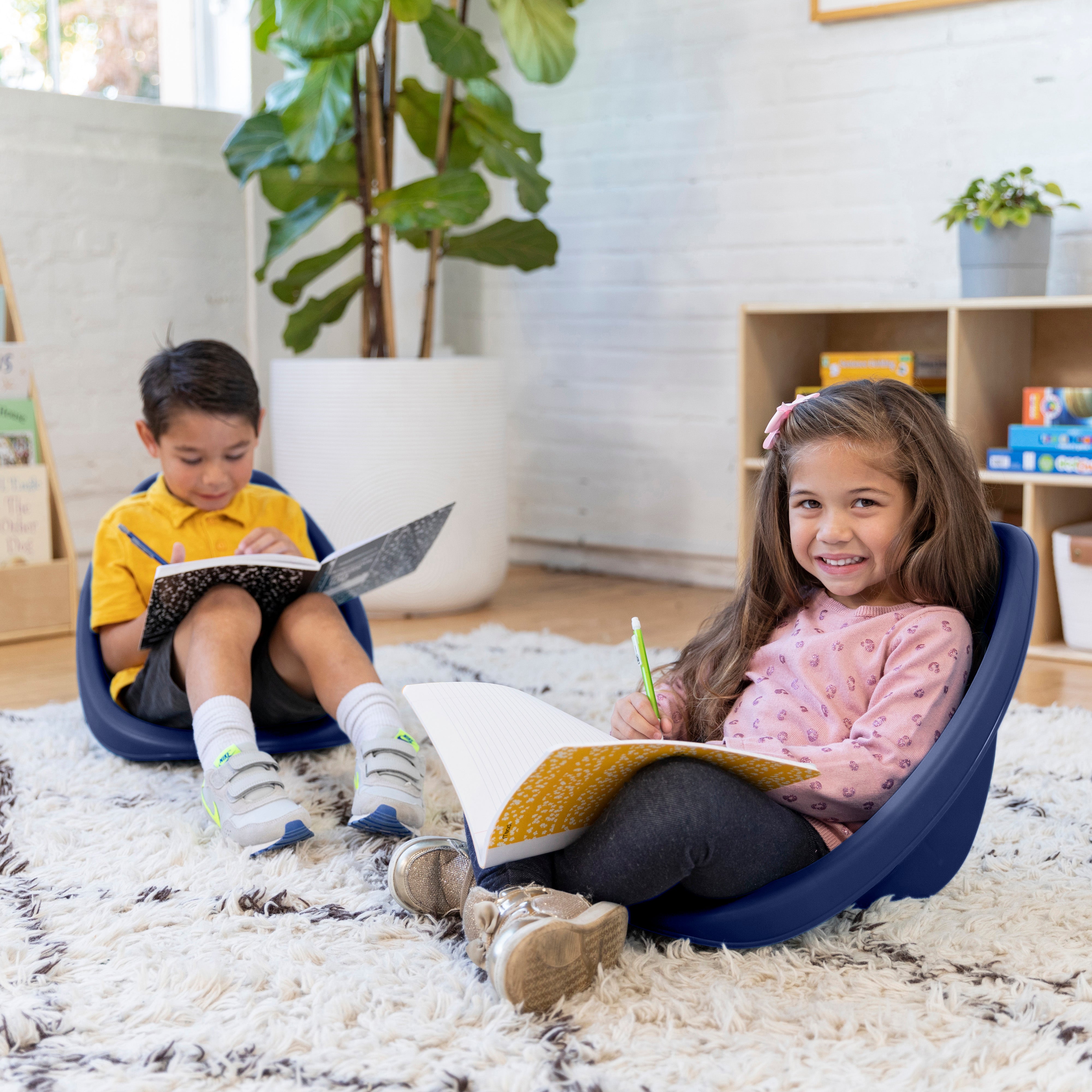 Mobile Leaf Seat Cart with 12 Leaf Floor Seats, Flexible Seating