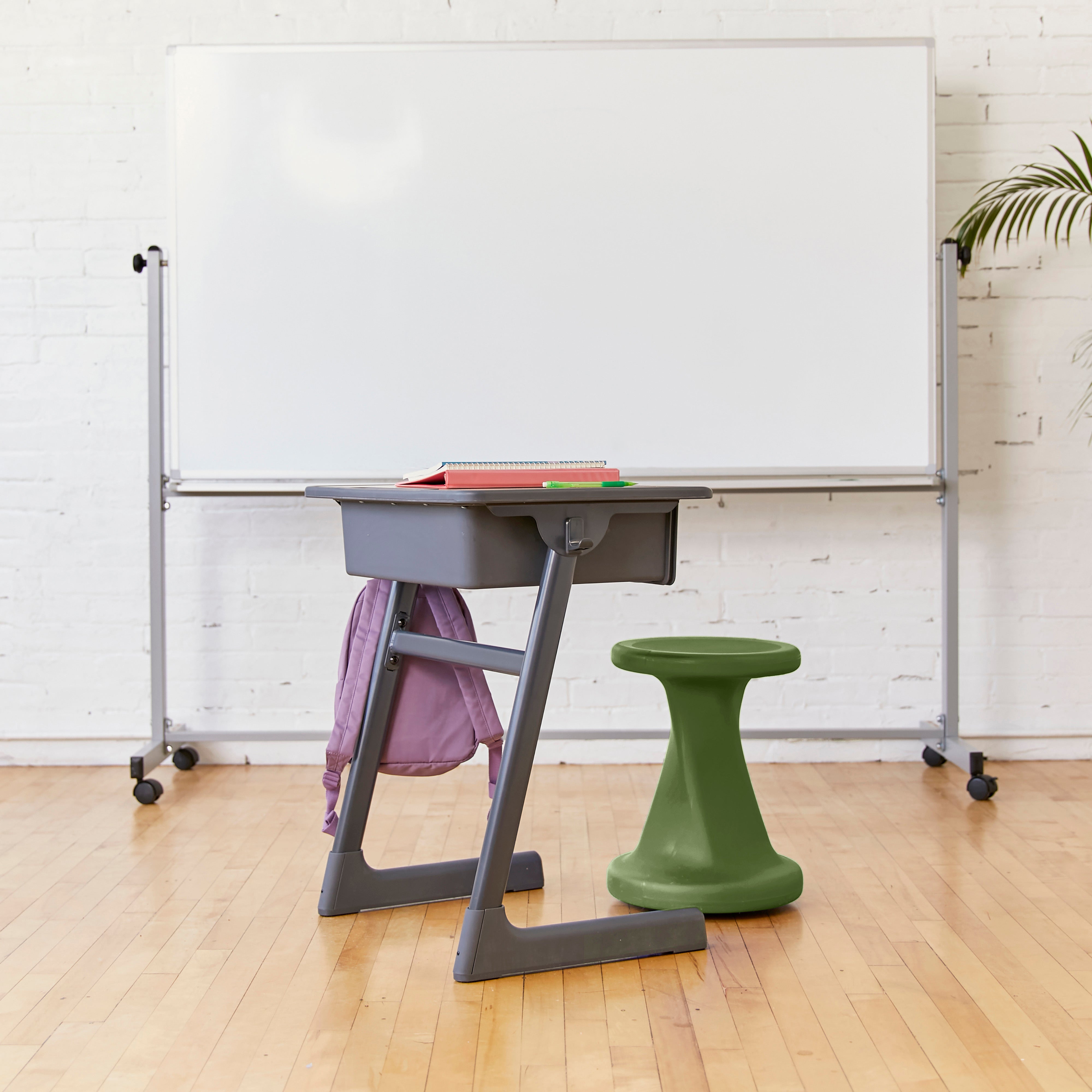 Twist Wobble Stool, 18in Seat Height