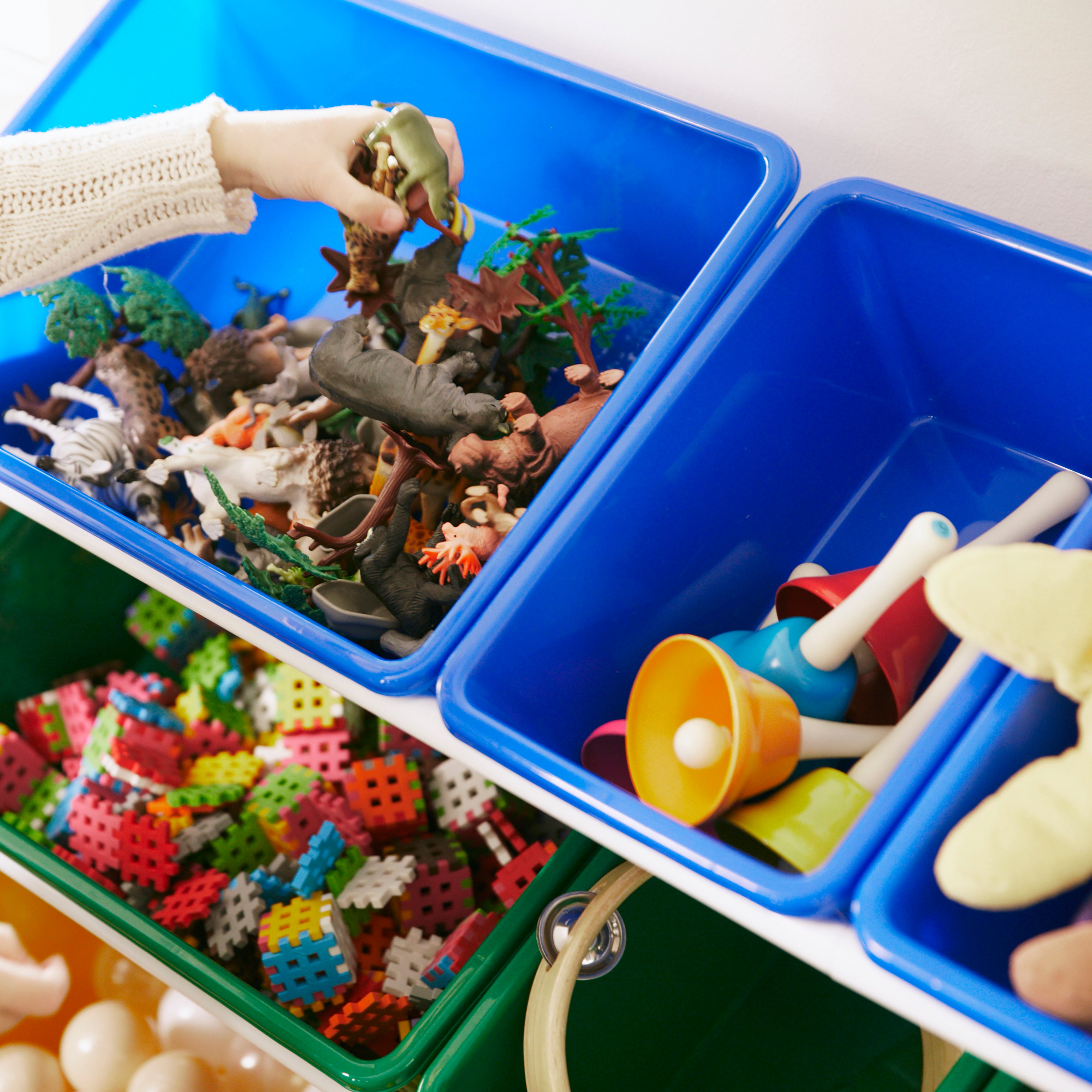 4-Tier Organizer with 16 Bins