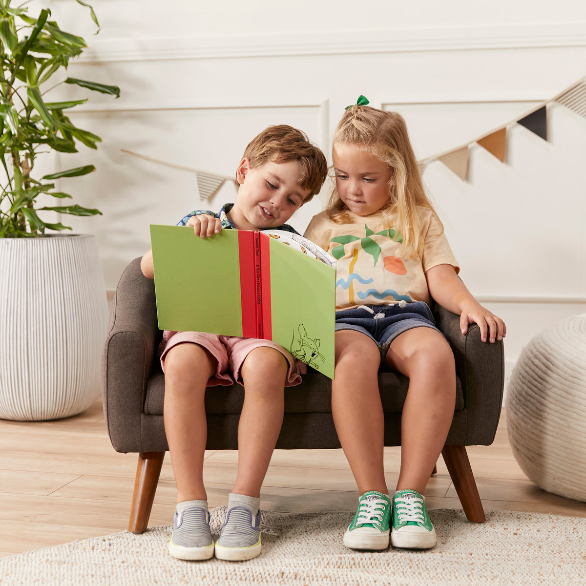 Willa Loveseat