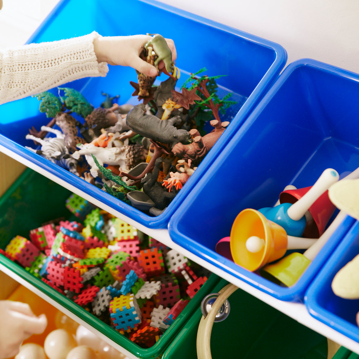 4-Tier Organizer with 20 Removable Plastic Bins, 4x5