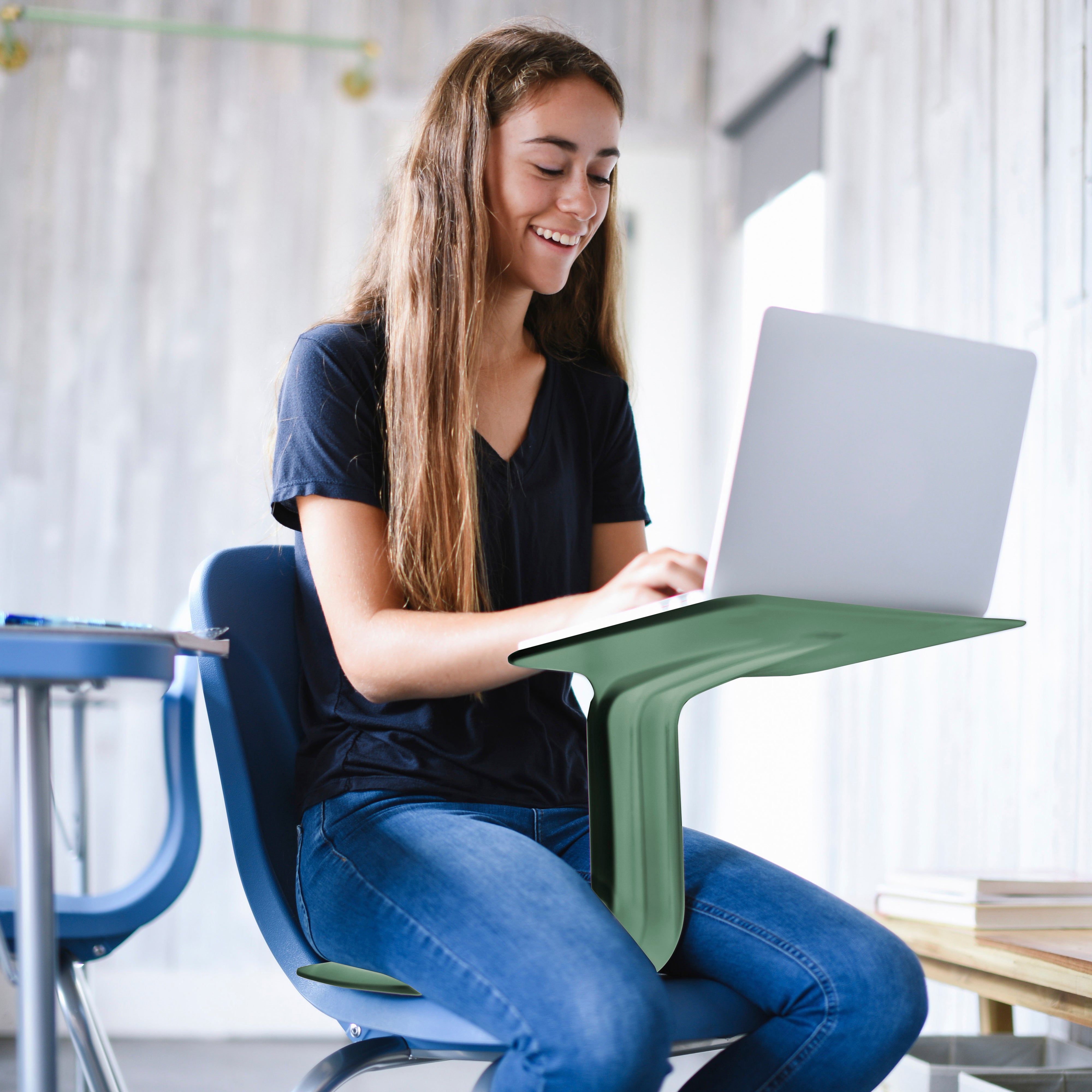 The Surf Portable Lap Desk, Flexible Seating