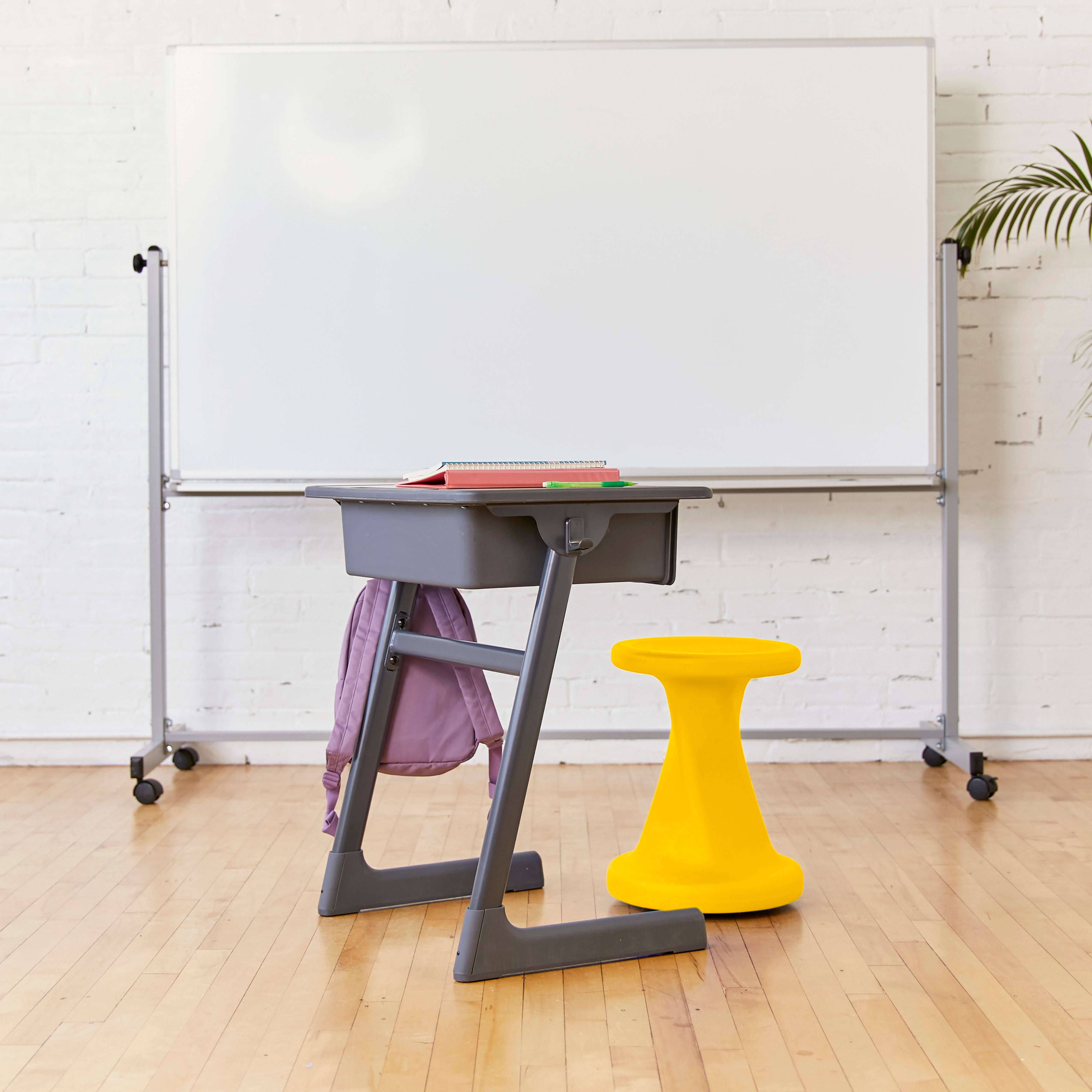 Twist Wobble Stool, 18in Seat Height