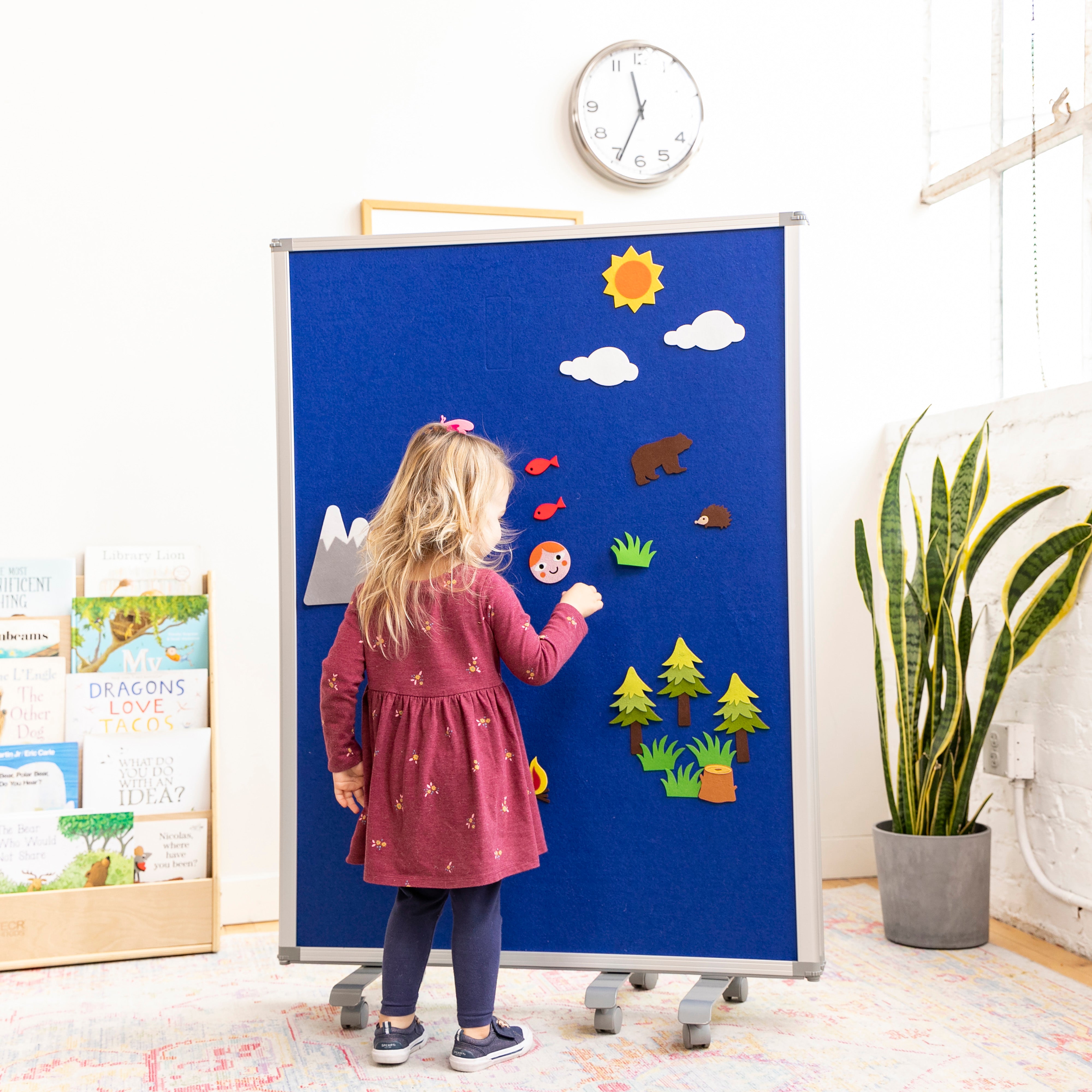Surf Mobile Learning Package with Lap Desks, Storage Rack and 3-Panel Room Divider