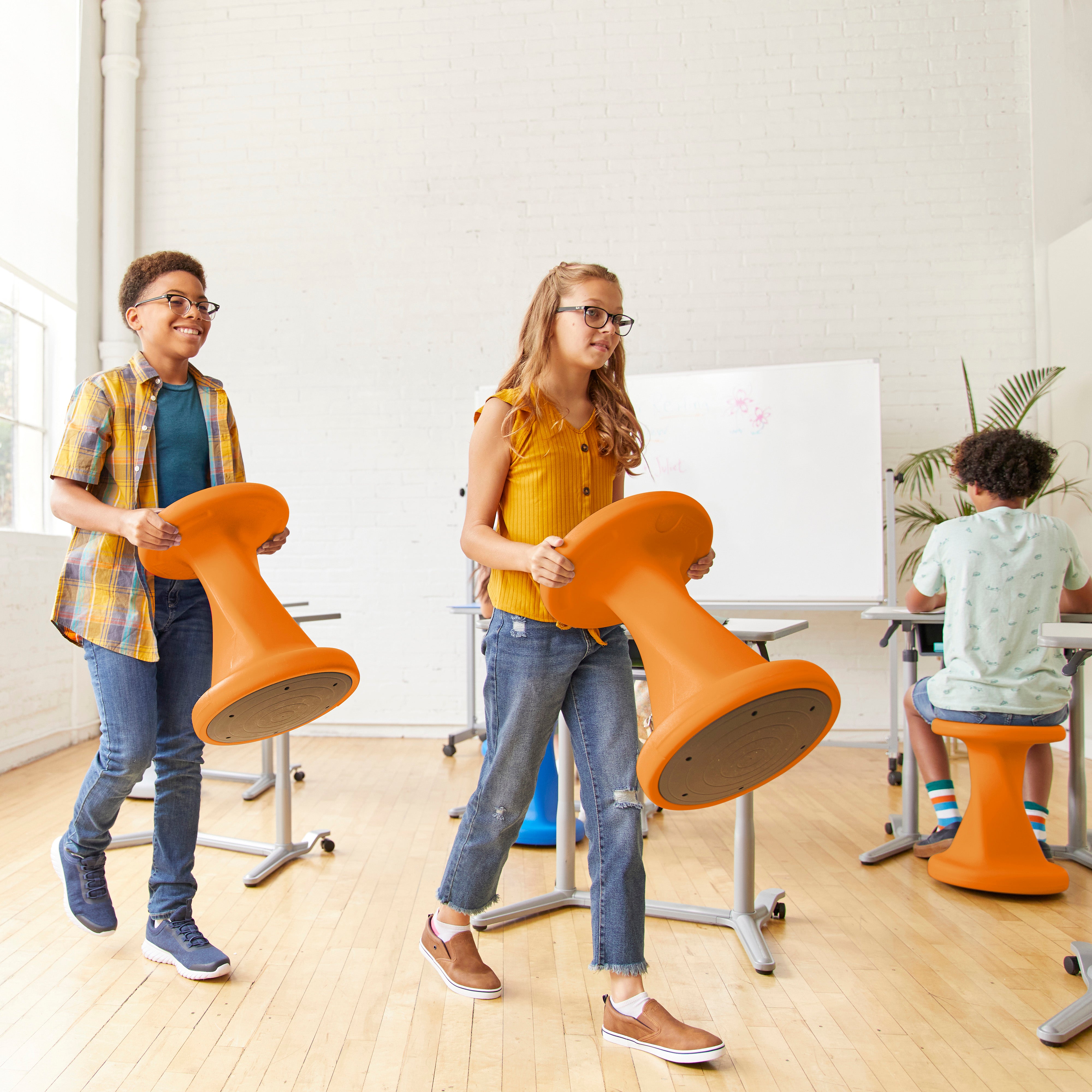 Twist Wobble Stool, 18in Seat Height