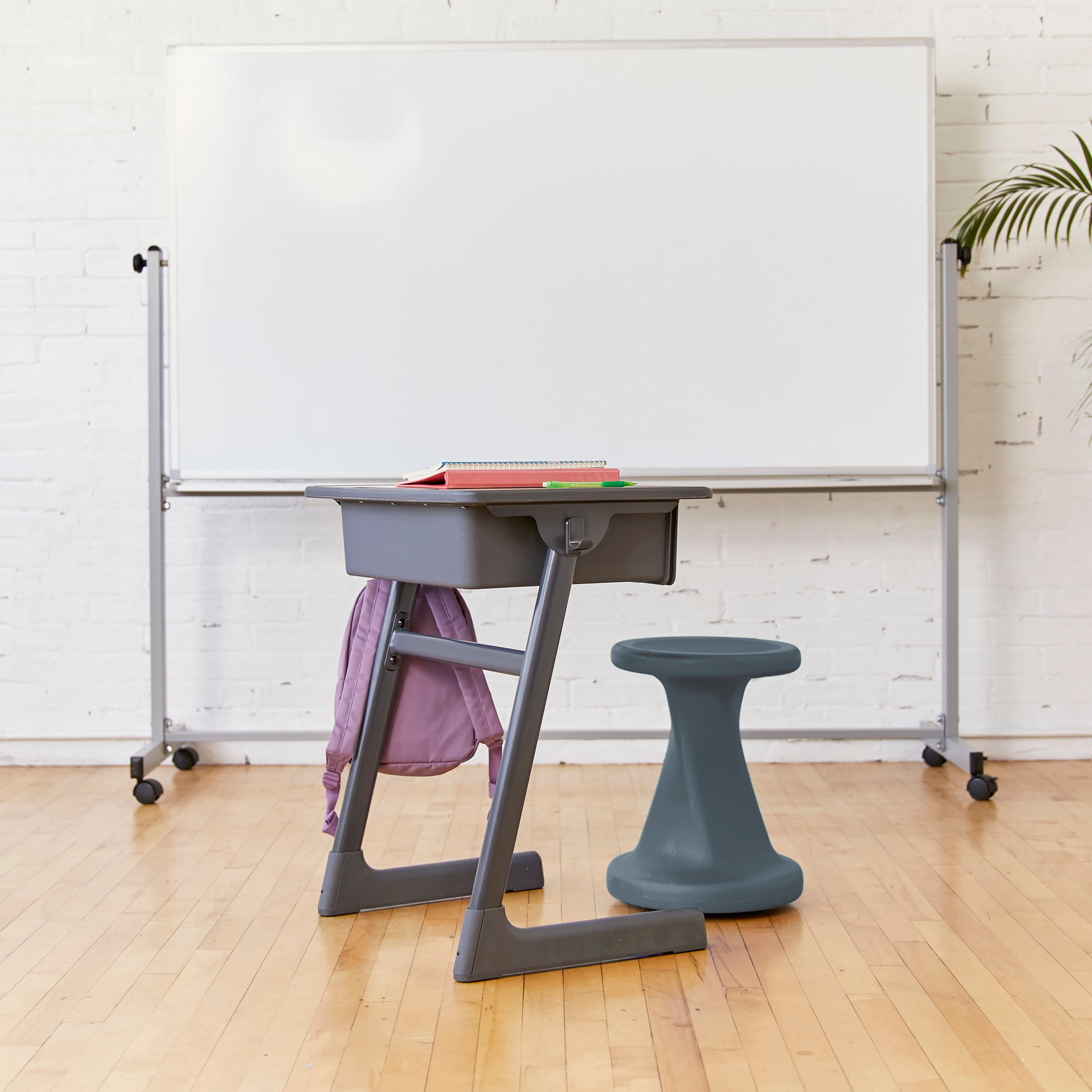 Twist Wobble Stool, 18in Seat Height