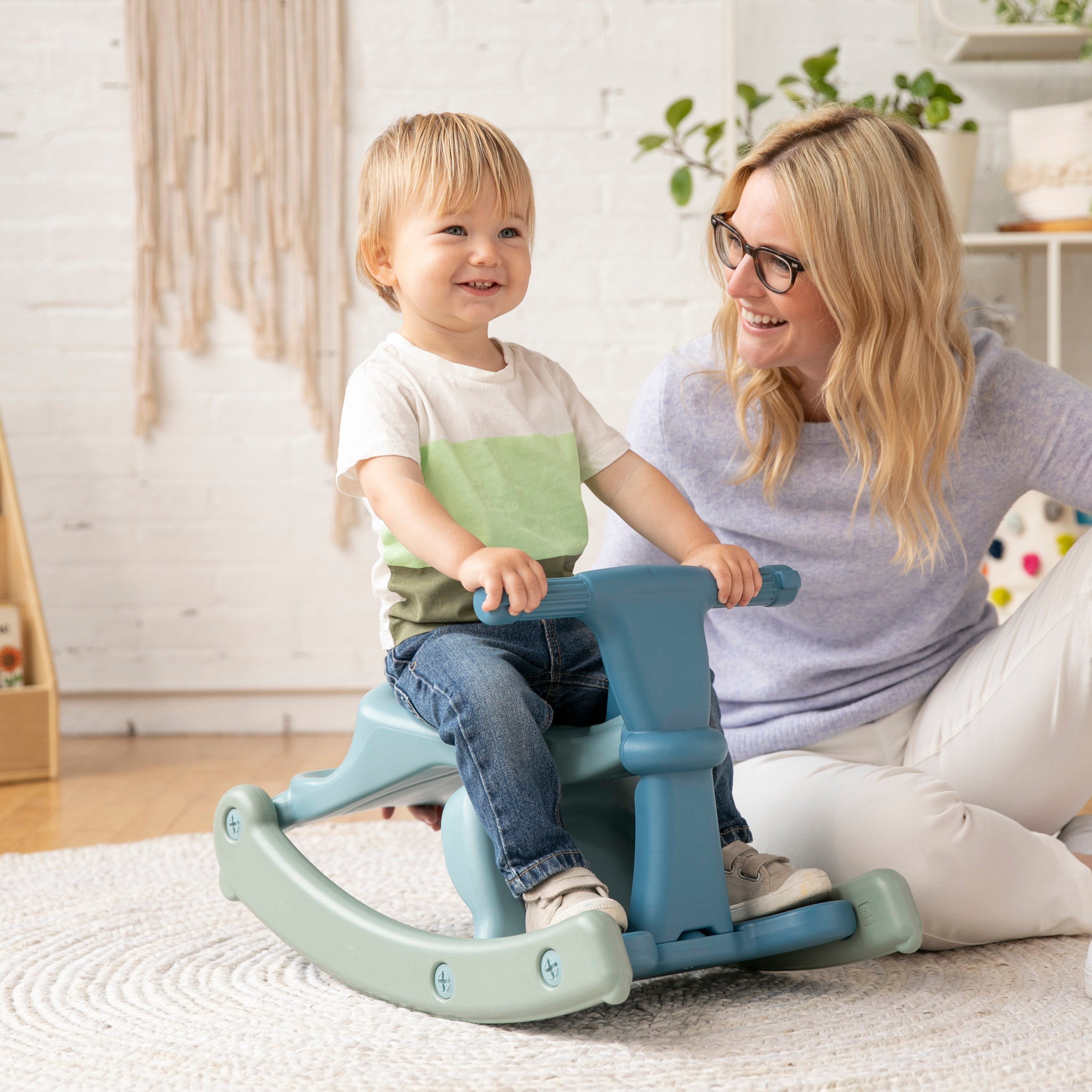 Sit-N-Rock 2-in-1 Indoor/Outdoor Toddler Chair & Rocker