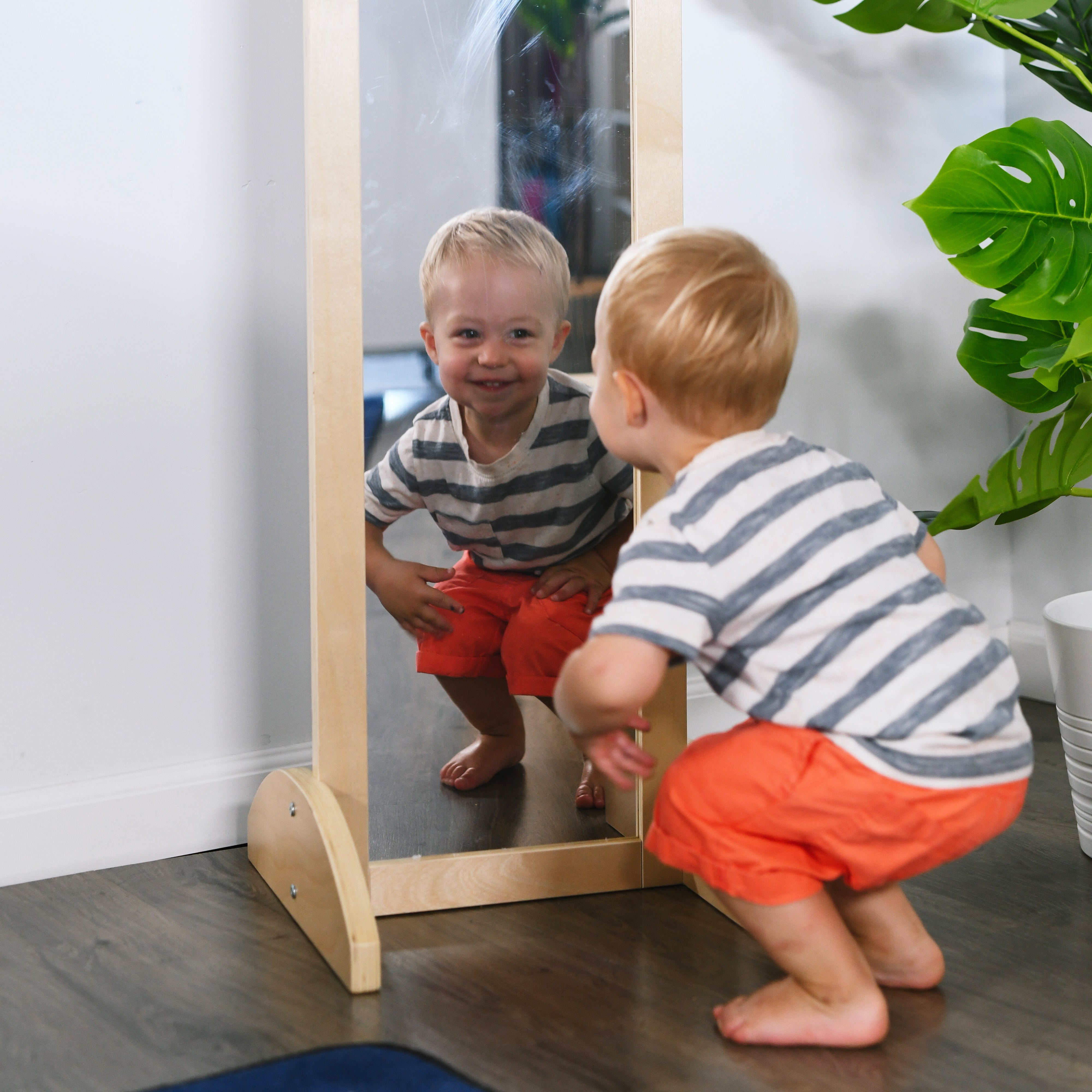 Wooden Double-Sided Bi-Directional Mirror