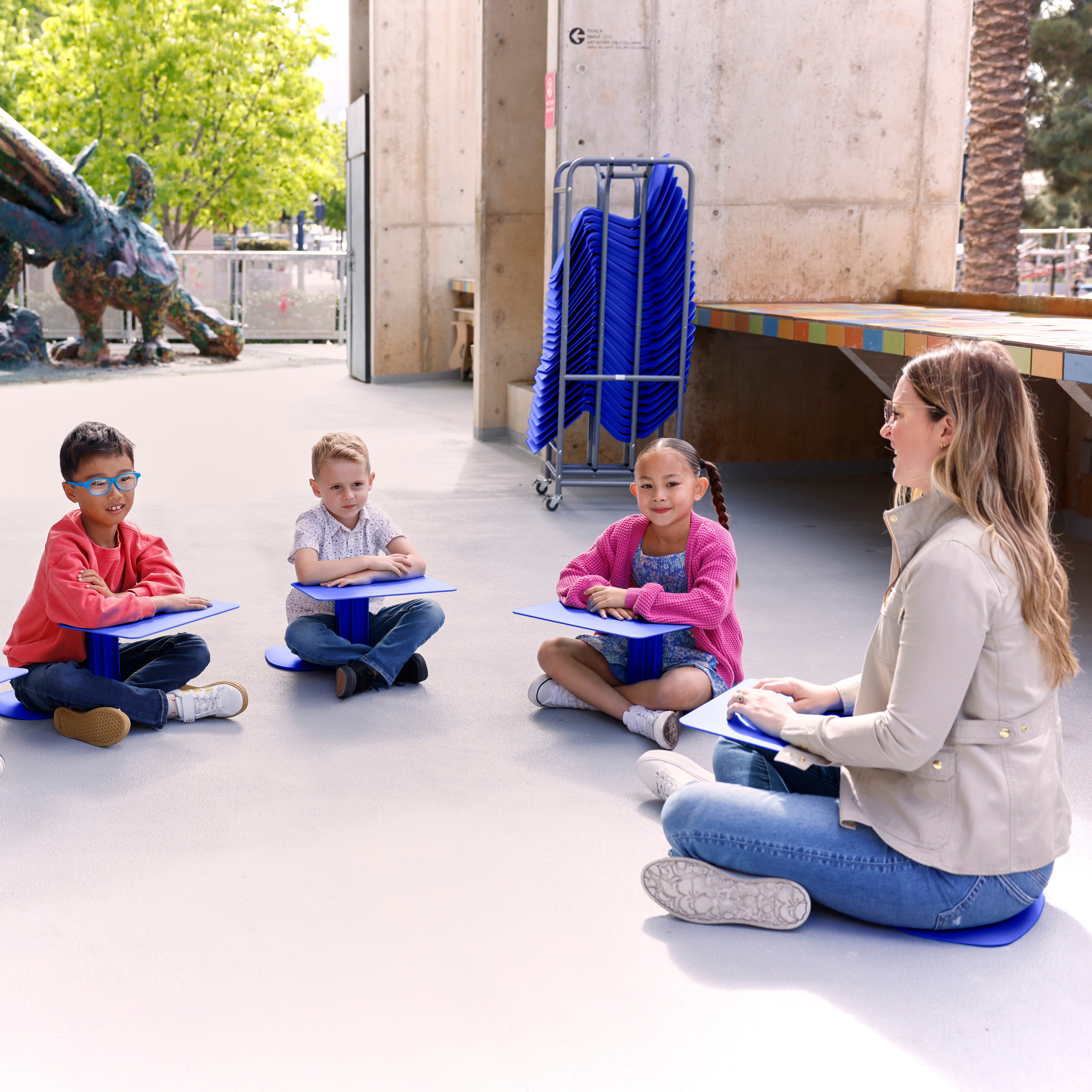 Surf Mobile Learning Package with Lap Desks, Storage Rack and 3-Panel Room Divider