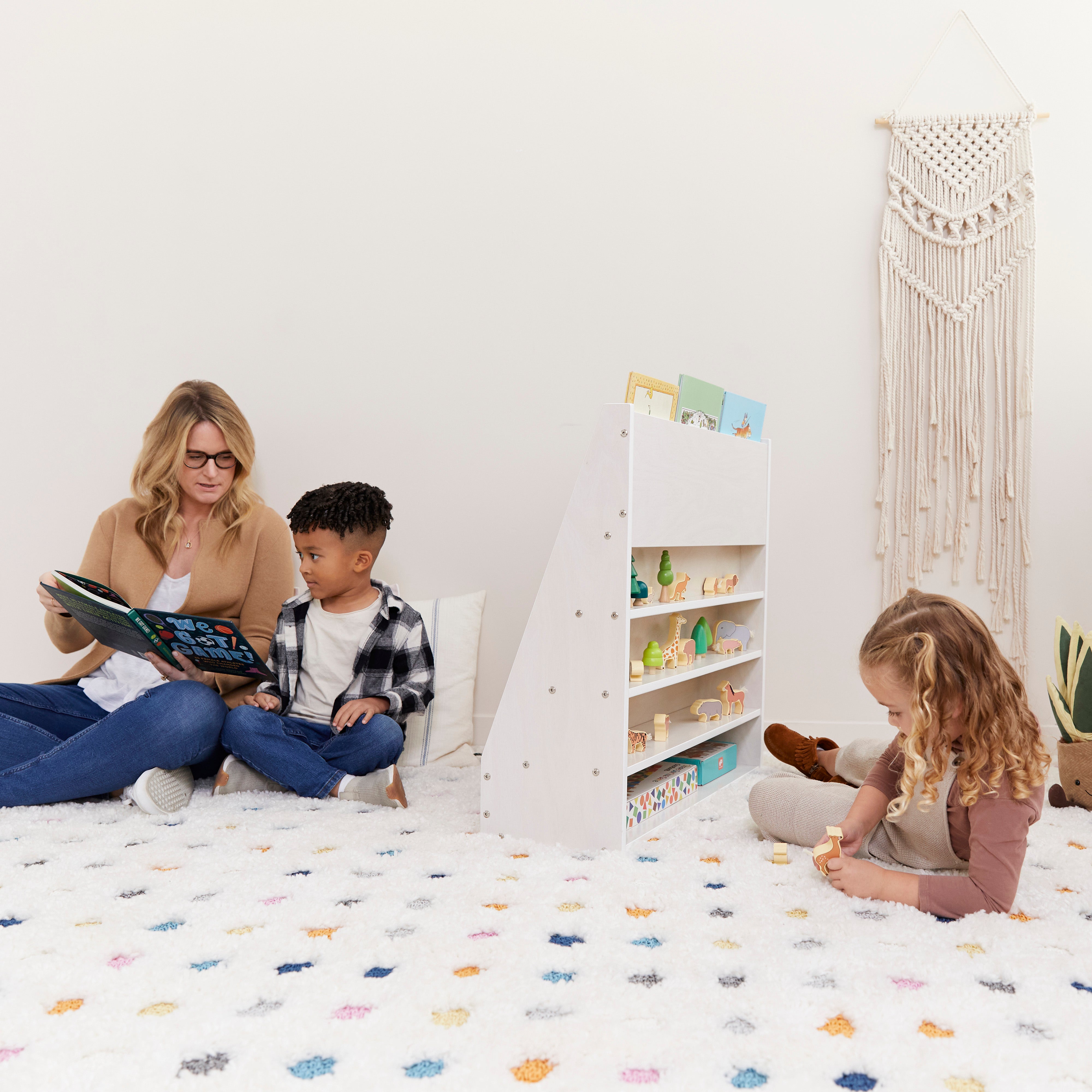 Streamline Single-Sided Book Display with Storage