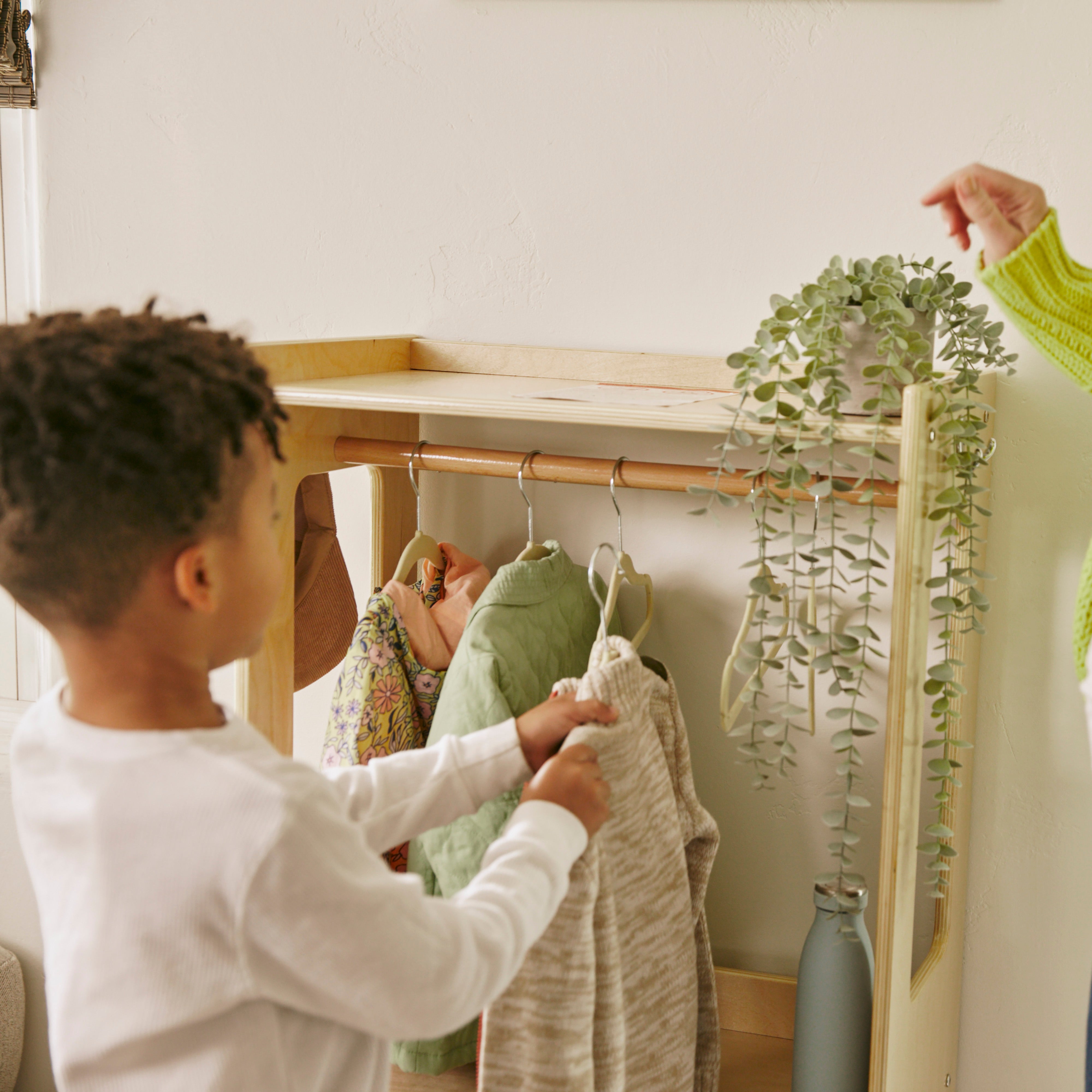 TrendiTot Clothing Rack