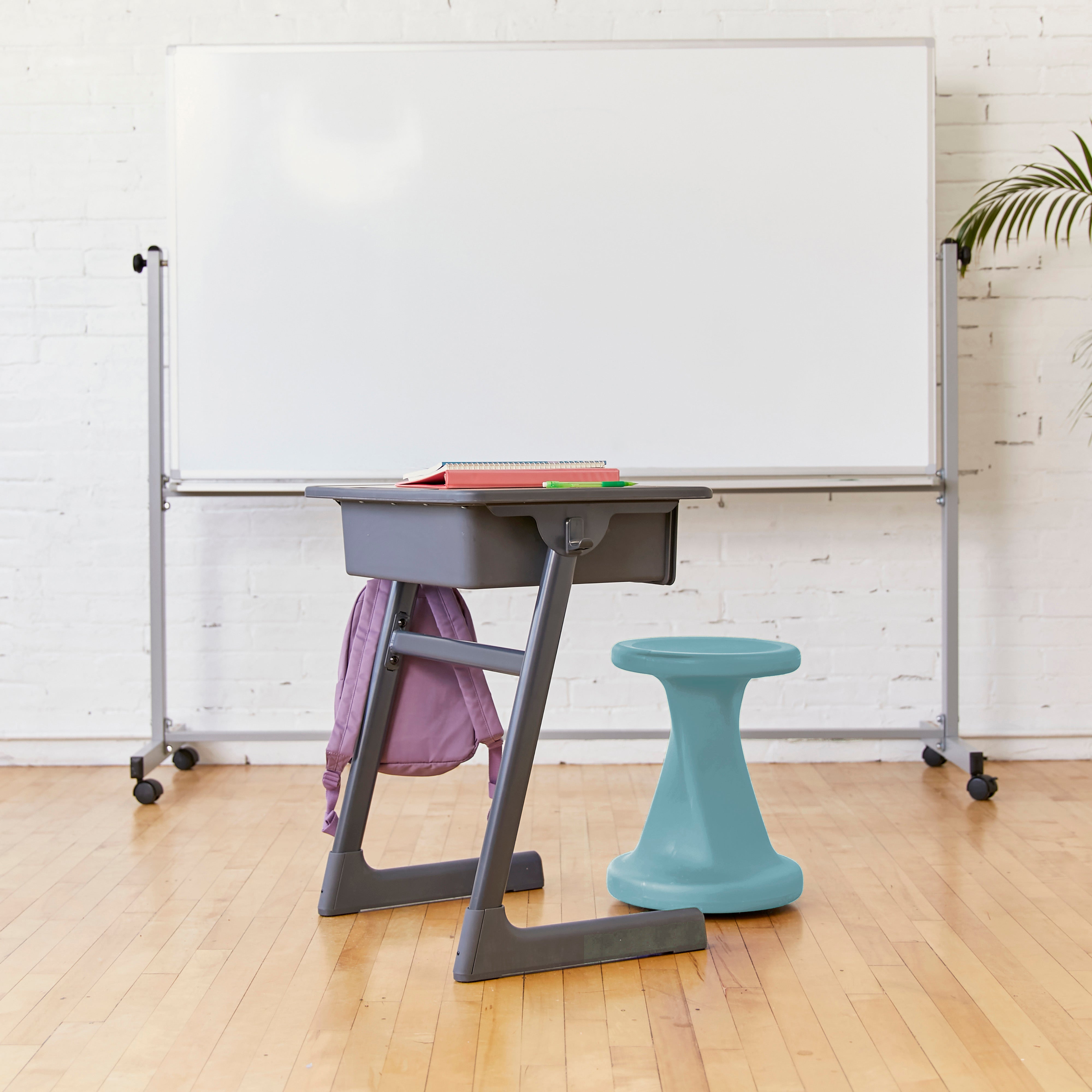 Twist Wobble Stool, 18in Seat Height