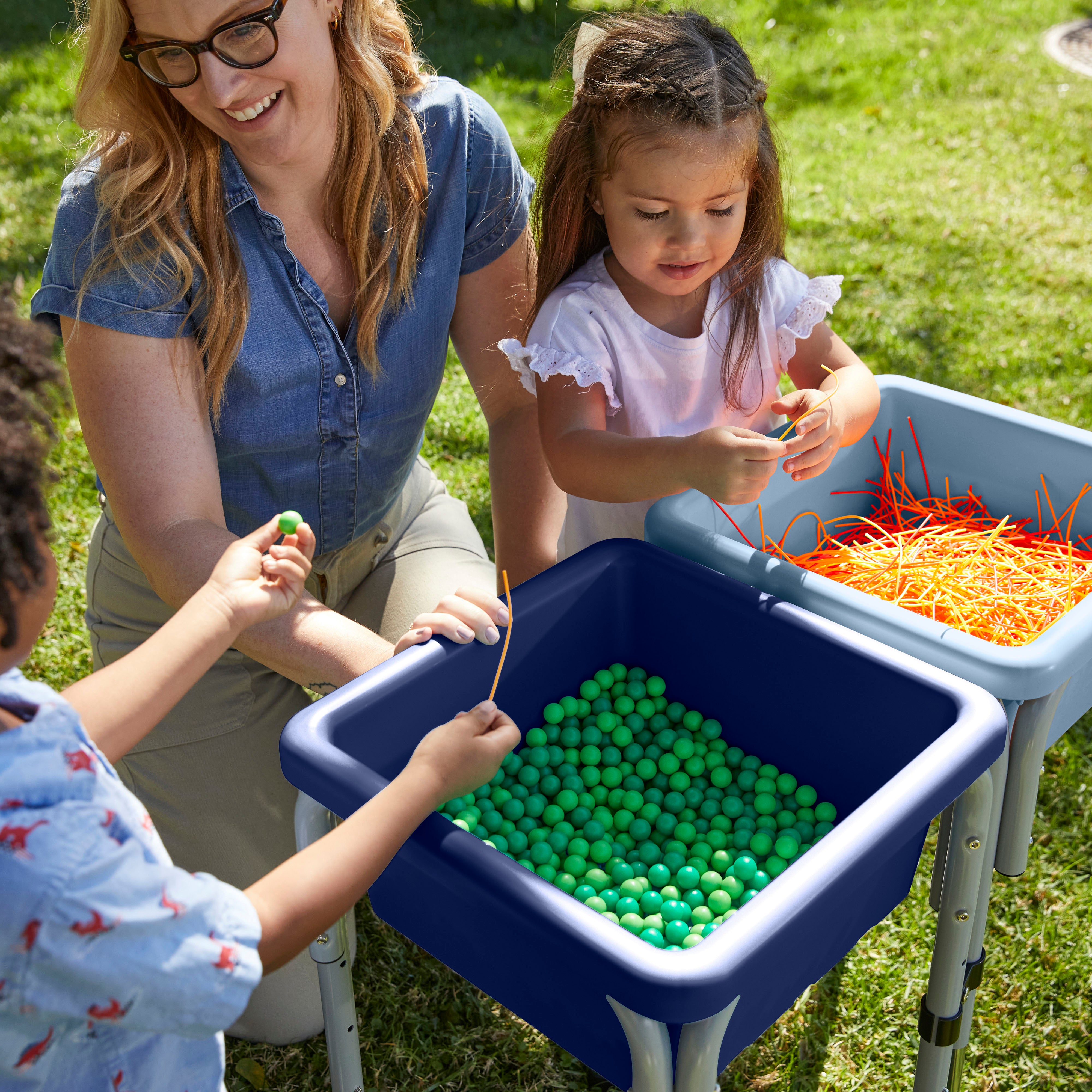 2-Station Sand and Water Adjustable Play Table, Sensory Bins