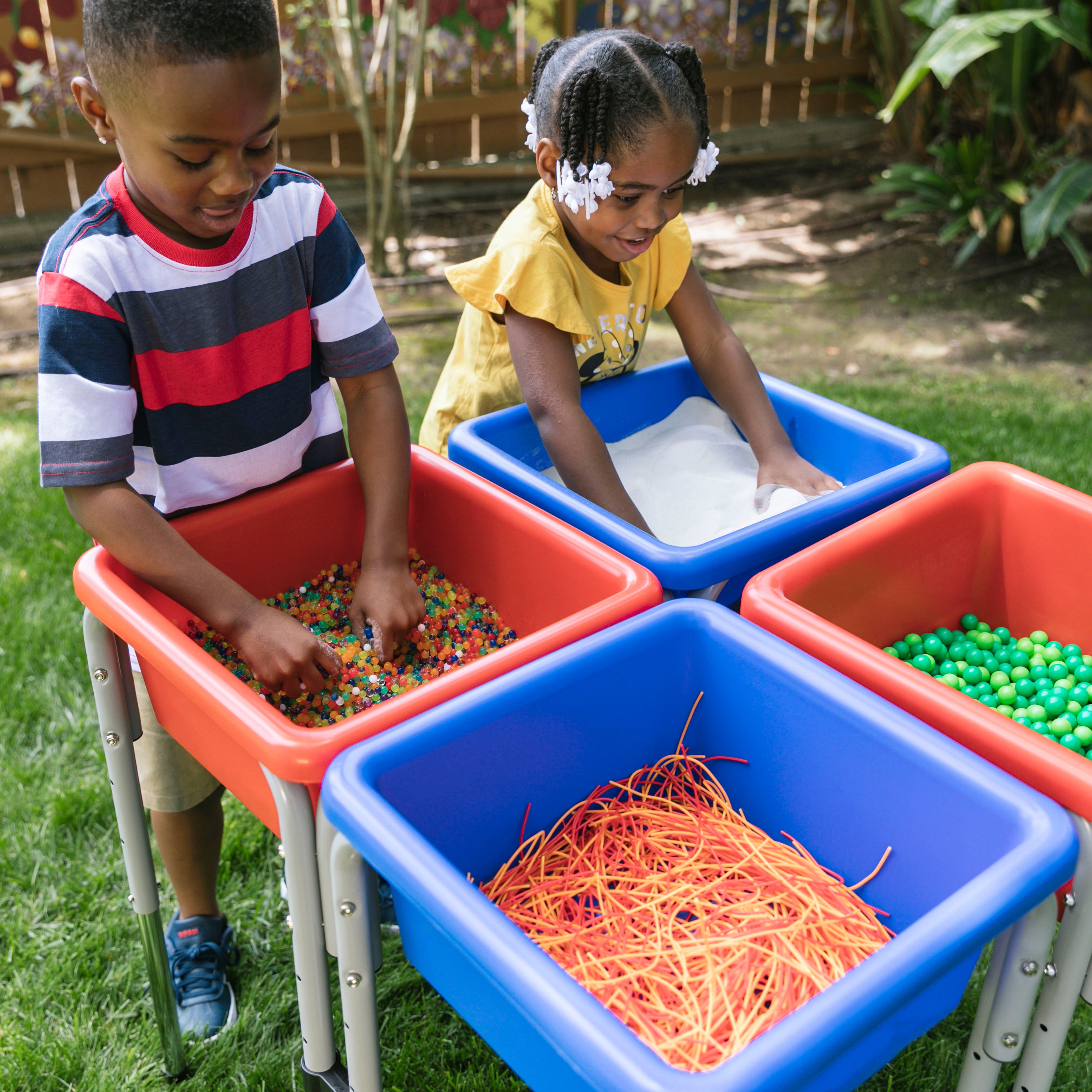 4-Station Sand and Water Adjustable Play Table