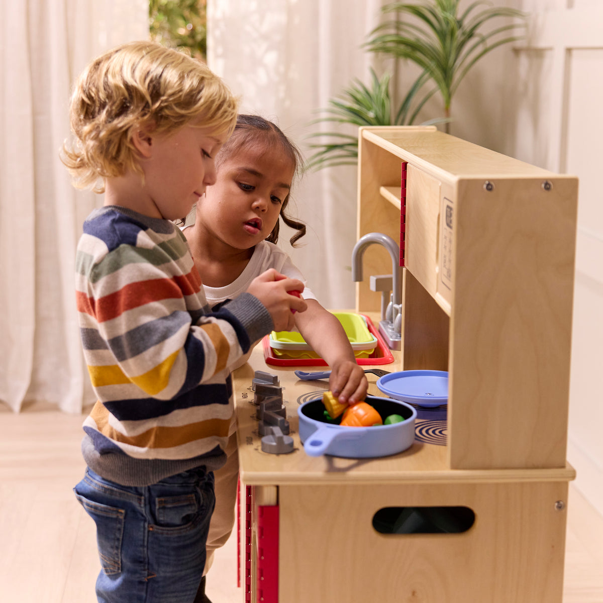 Chef's Station Kids Pretend Play Kitchen
