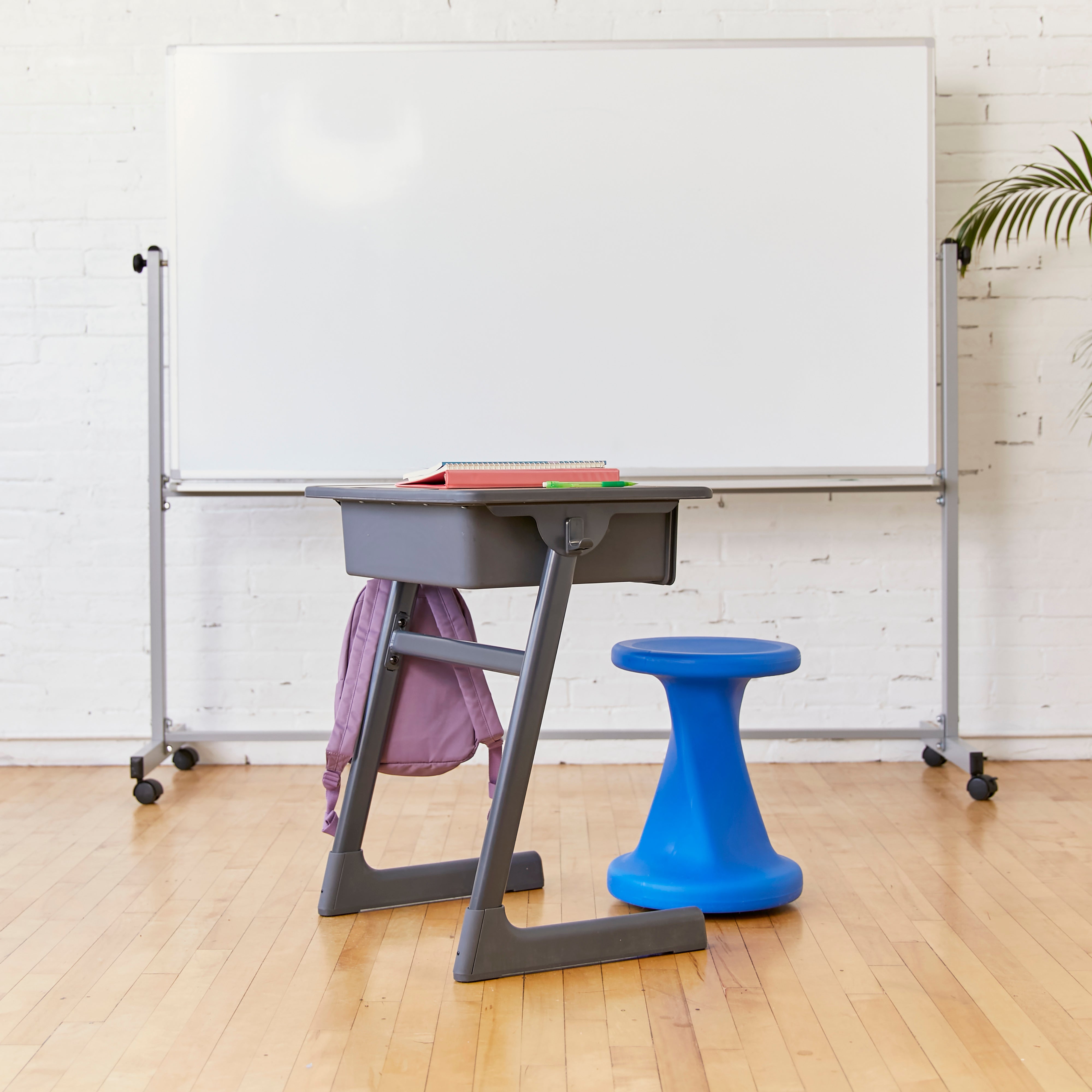 Twist Wobble Stool, 18in Seat Height