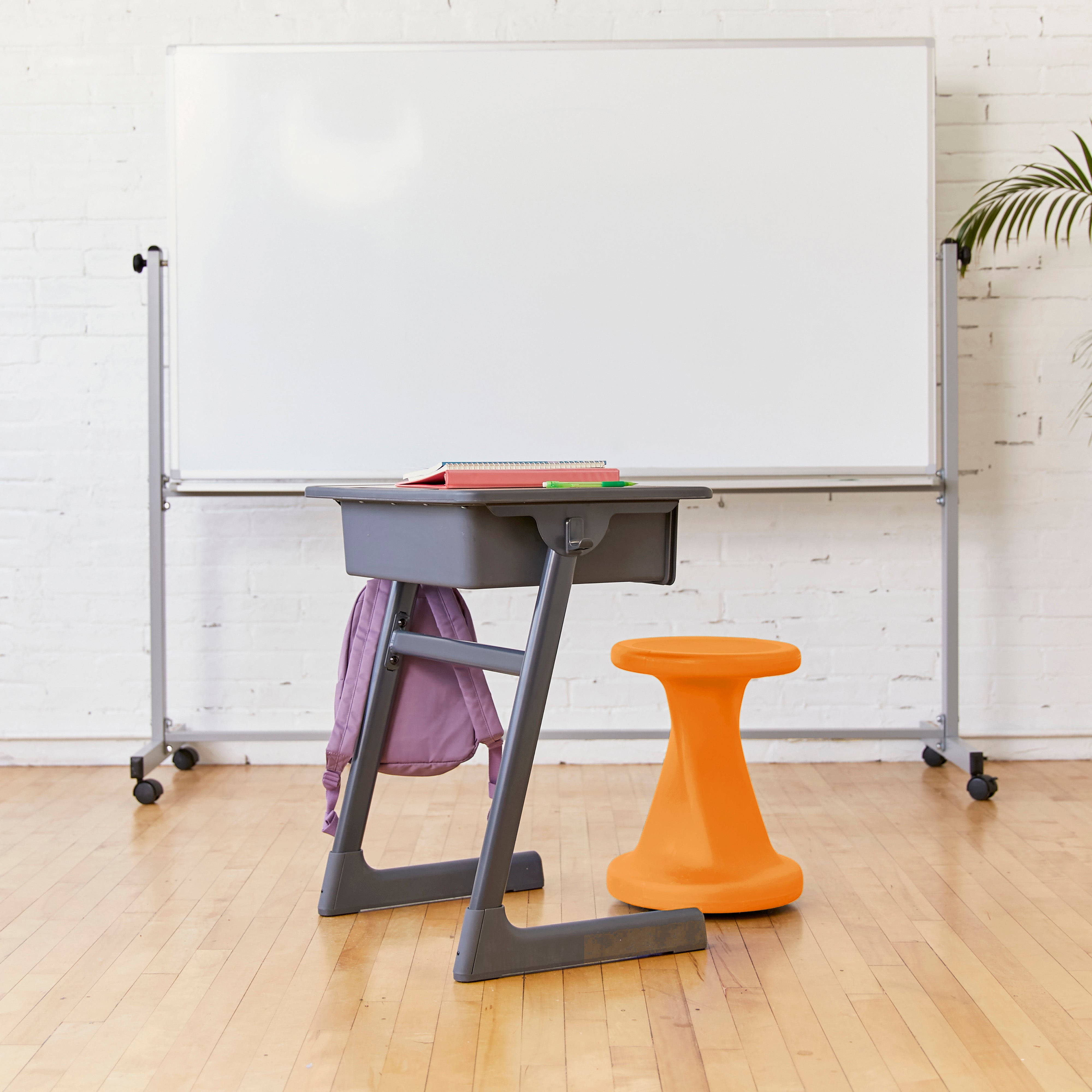 Twist Wobble Stool, 18in Seat Height