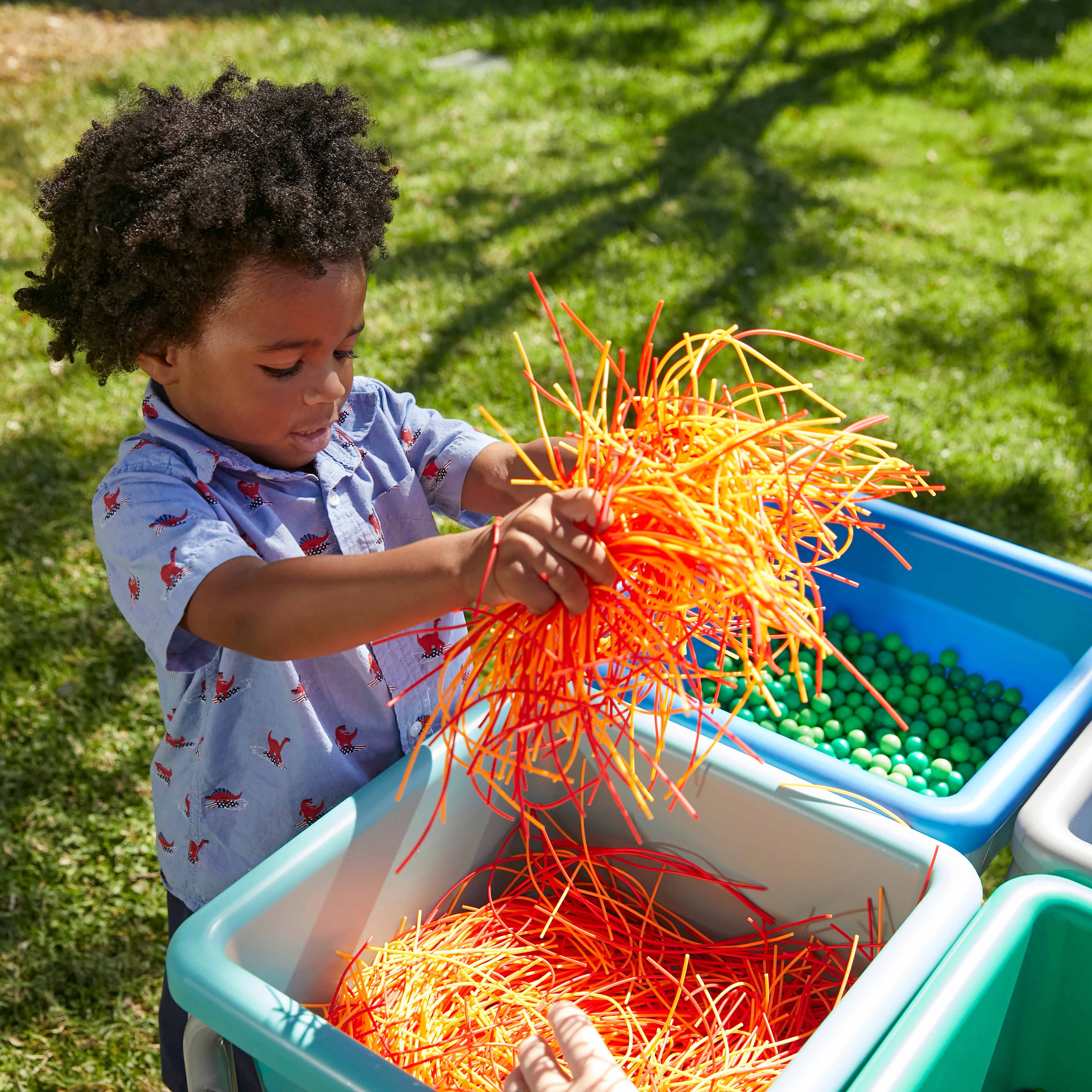 4-Station Sand and Water Adjustable Play Table