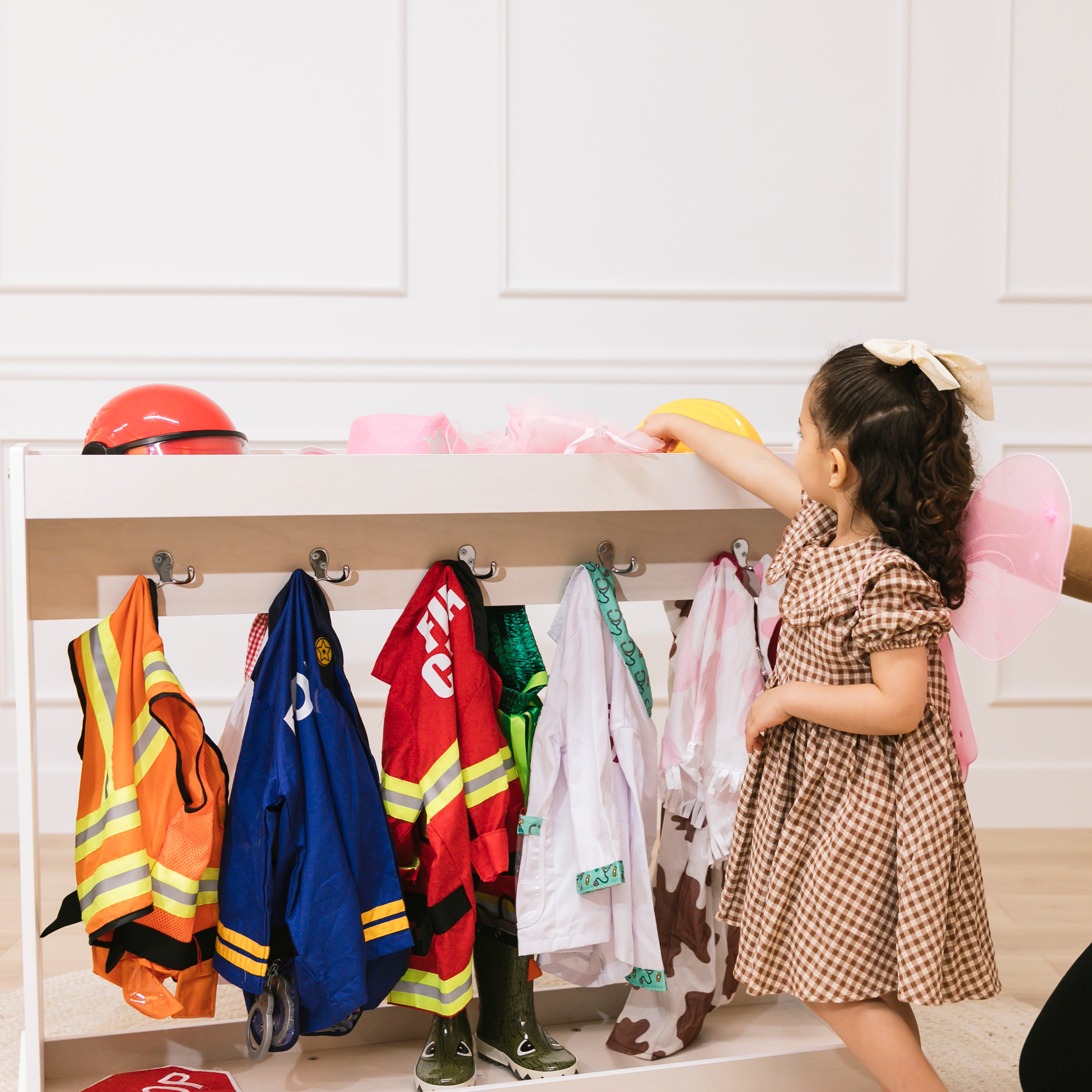 Streamline Dress-Up Island