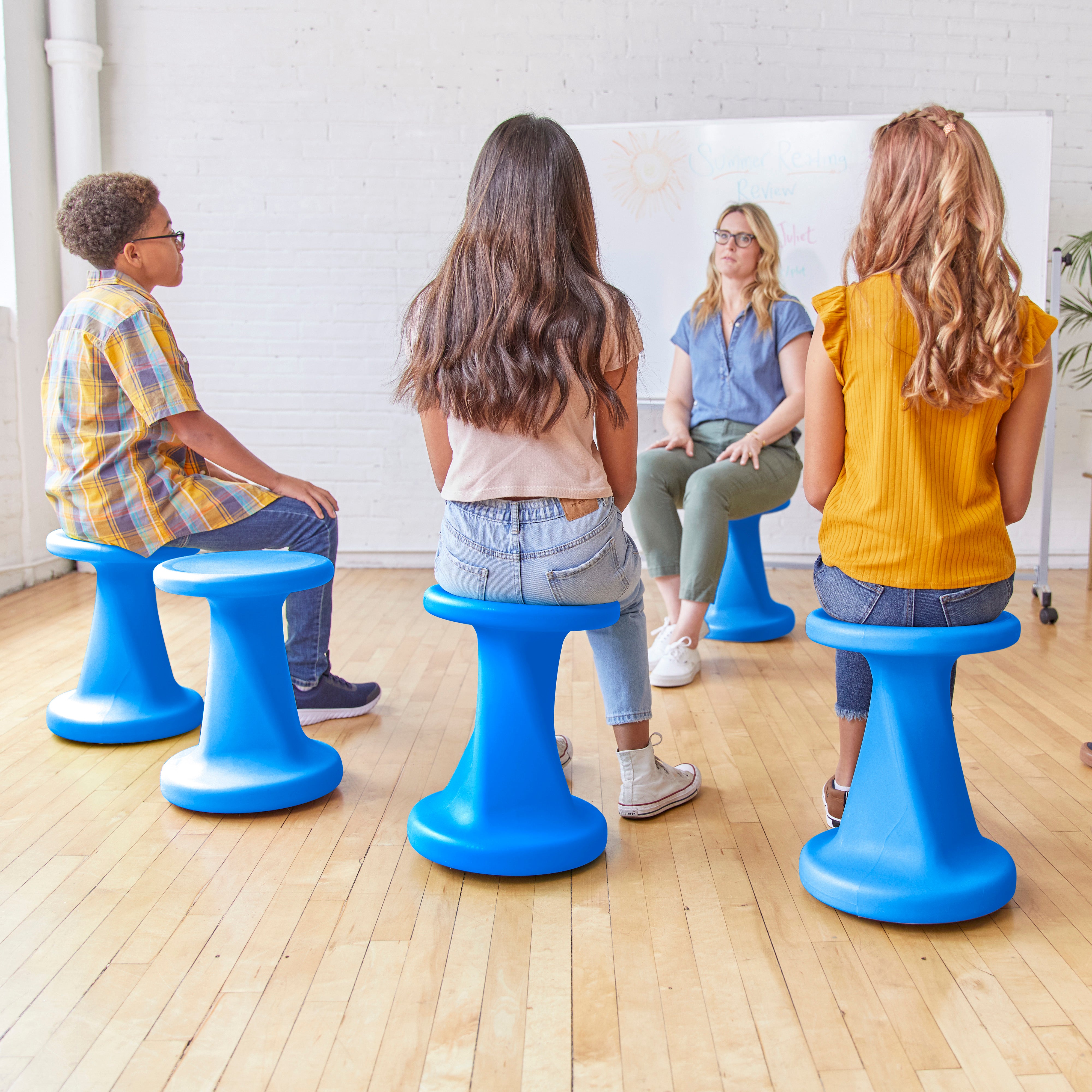 Flexible Classroom Package with 3S Mobile Desks and Twist Stools