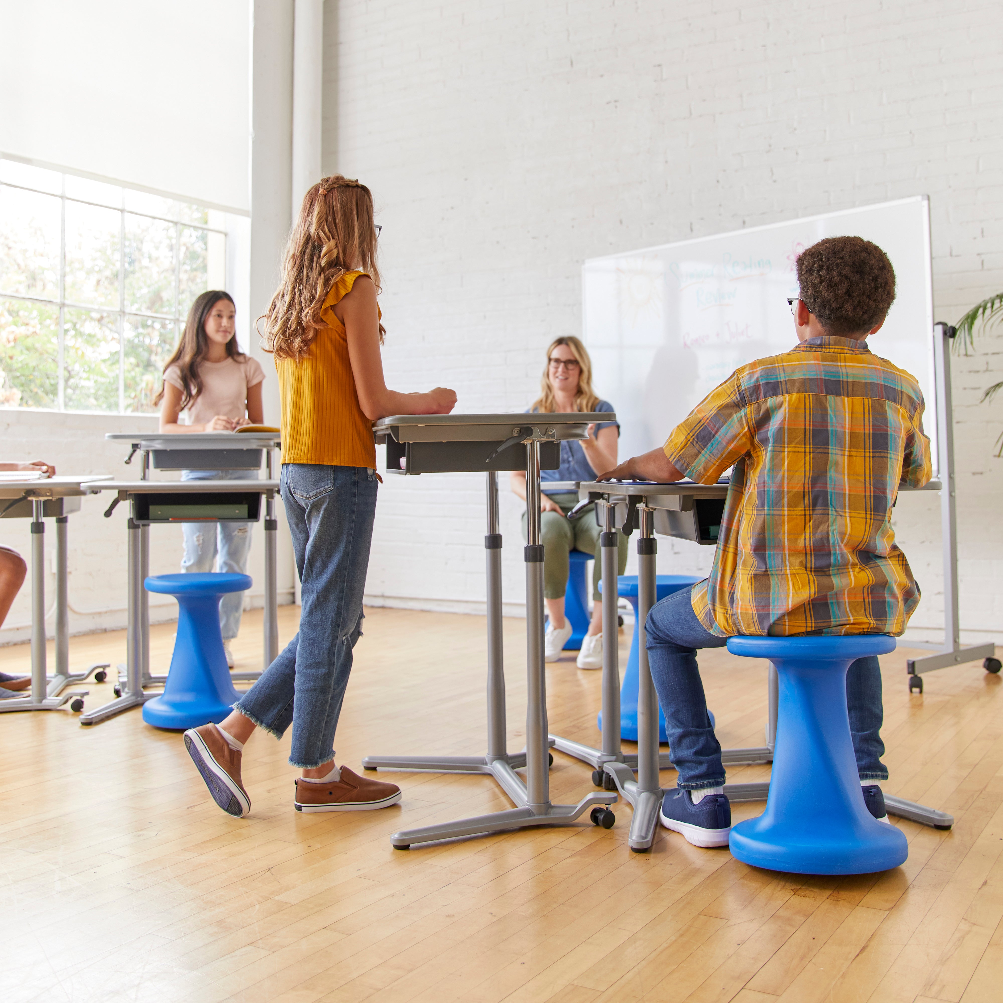 Flexible Classroom Package with 3S Mobile Desks and Twist Stools