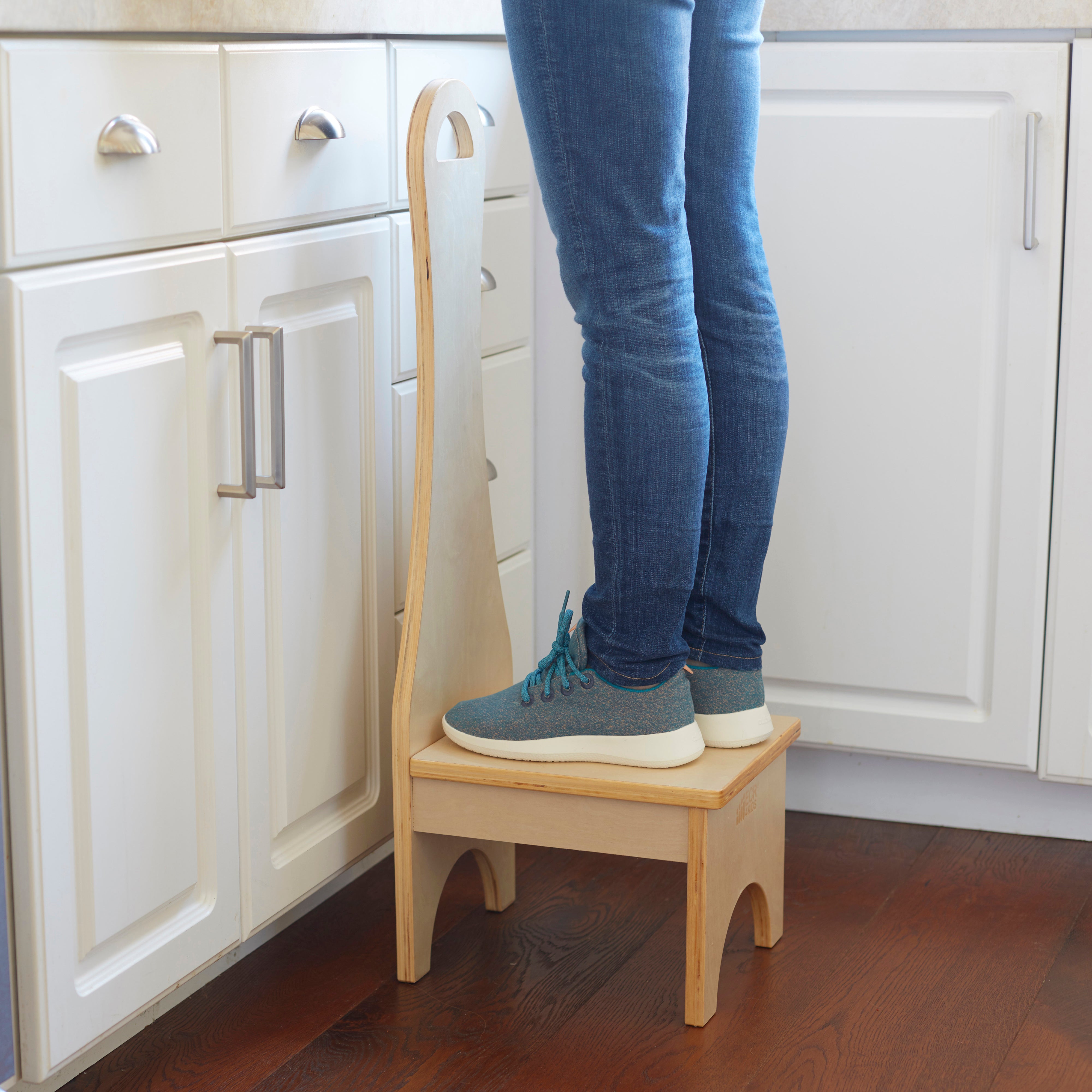 Stepstool with Long Handle, One Step, Natural