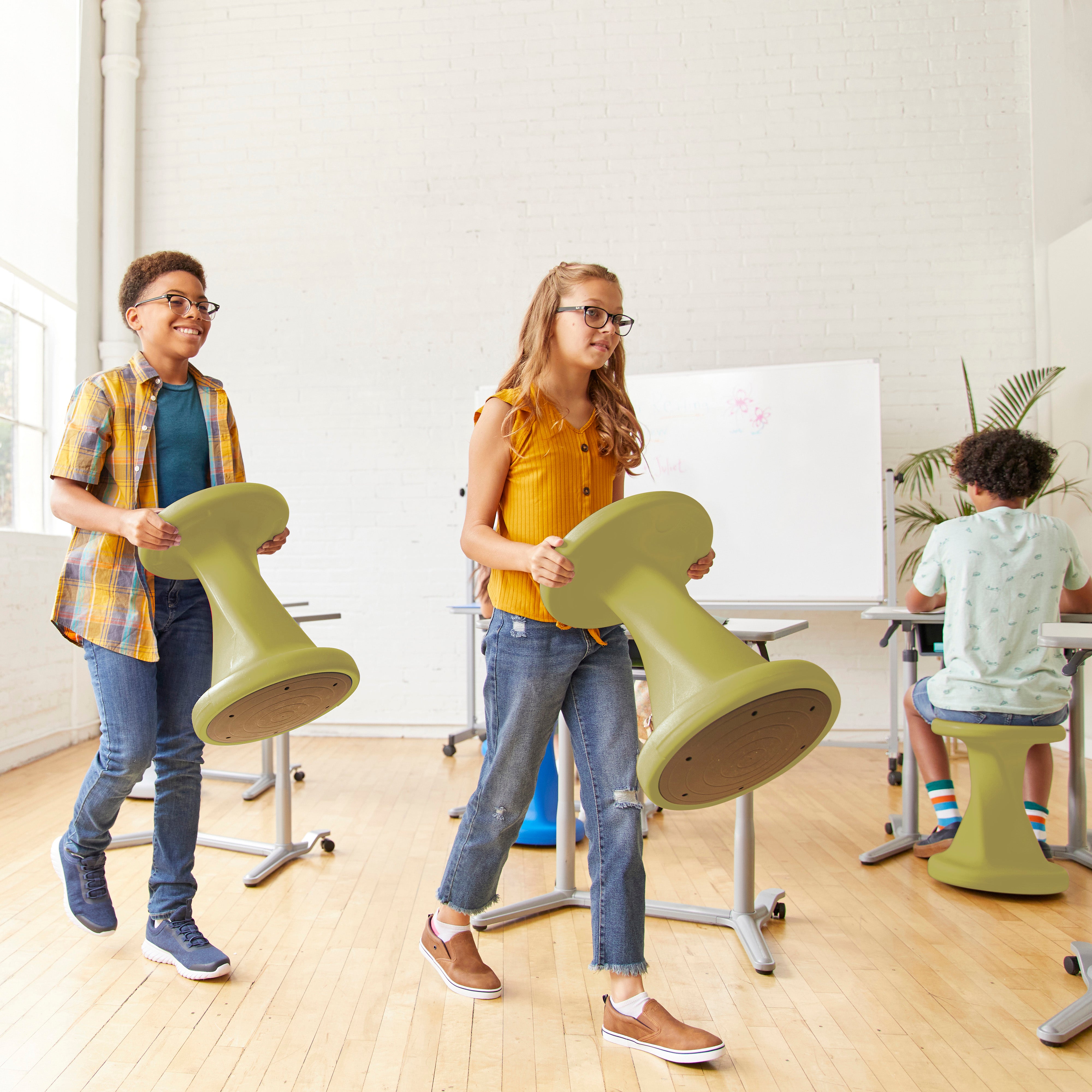 Twist Wobble Stool, 18in Seat Height