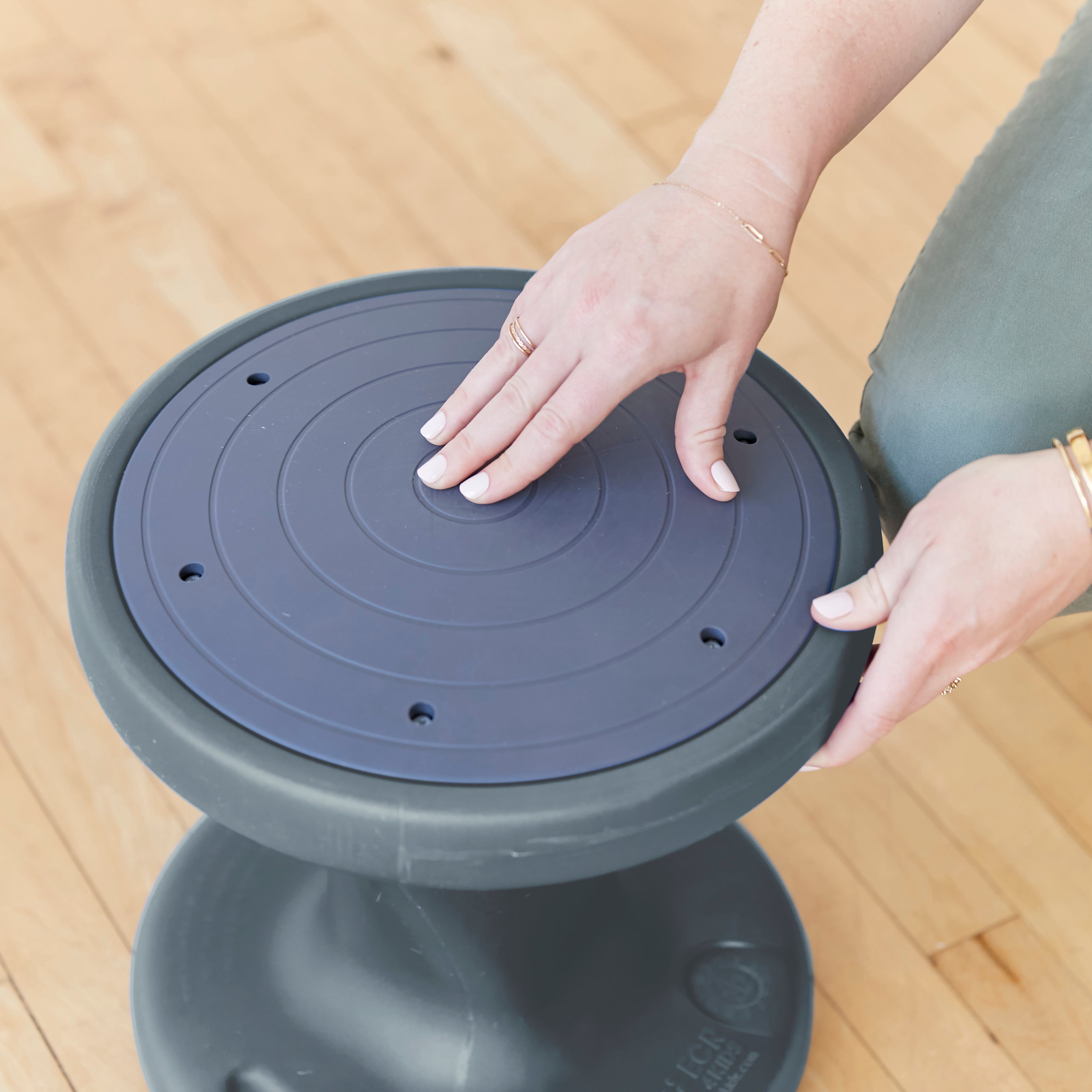 Twist Wobble Stool, 14in Seat Height