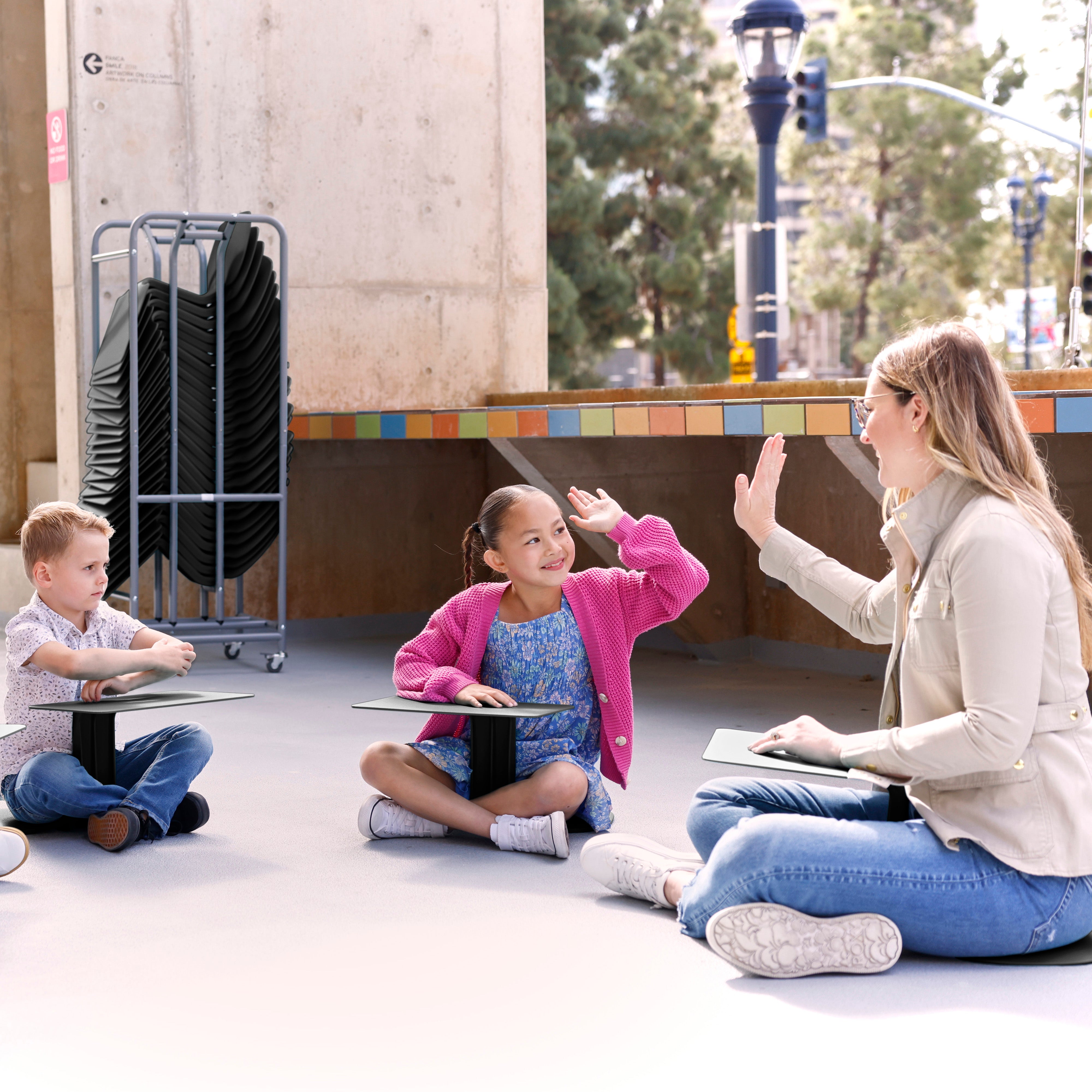 Surf Mobile Learning Package with Lap Desks, Storage Rack and 3-Panel Room Divider