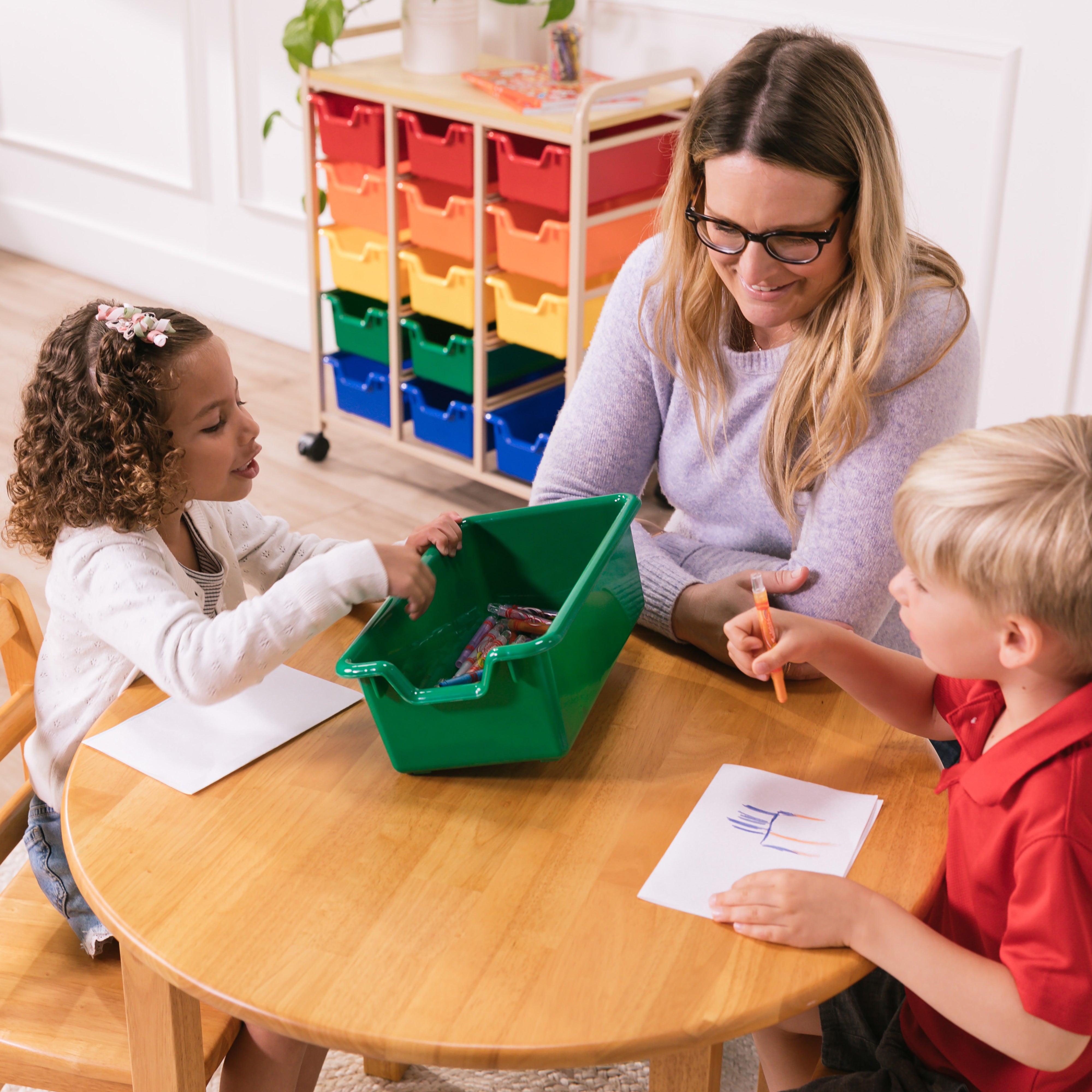 30in D Round Hardwood Table with 22in Legs