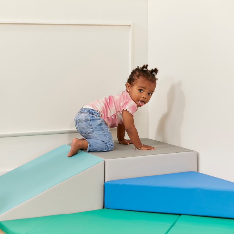 Adventurer's Summit Ramp, Corner Climber, 4-Piece