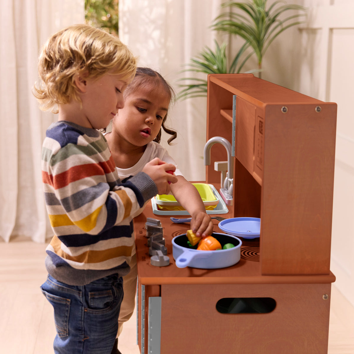 Chef's Station Kids Pretend Play Kitchen