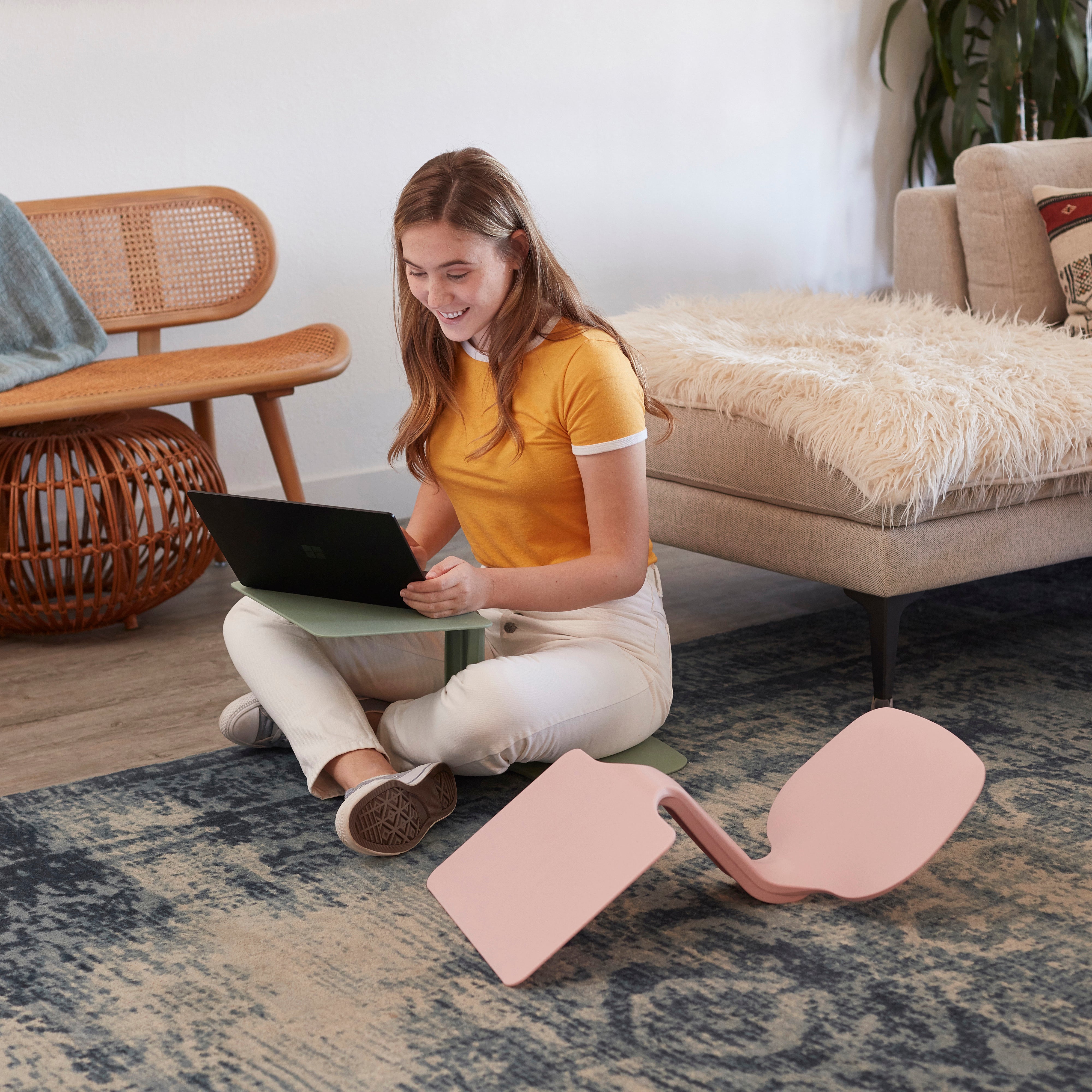 The Surf Portable Lap Desk with Mobile Storage Rack, Flexible Seating, 30-Piece